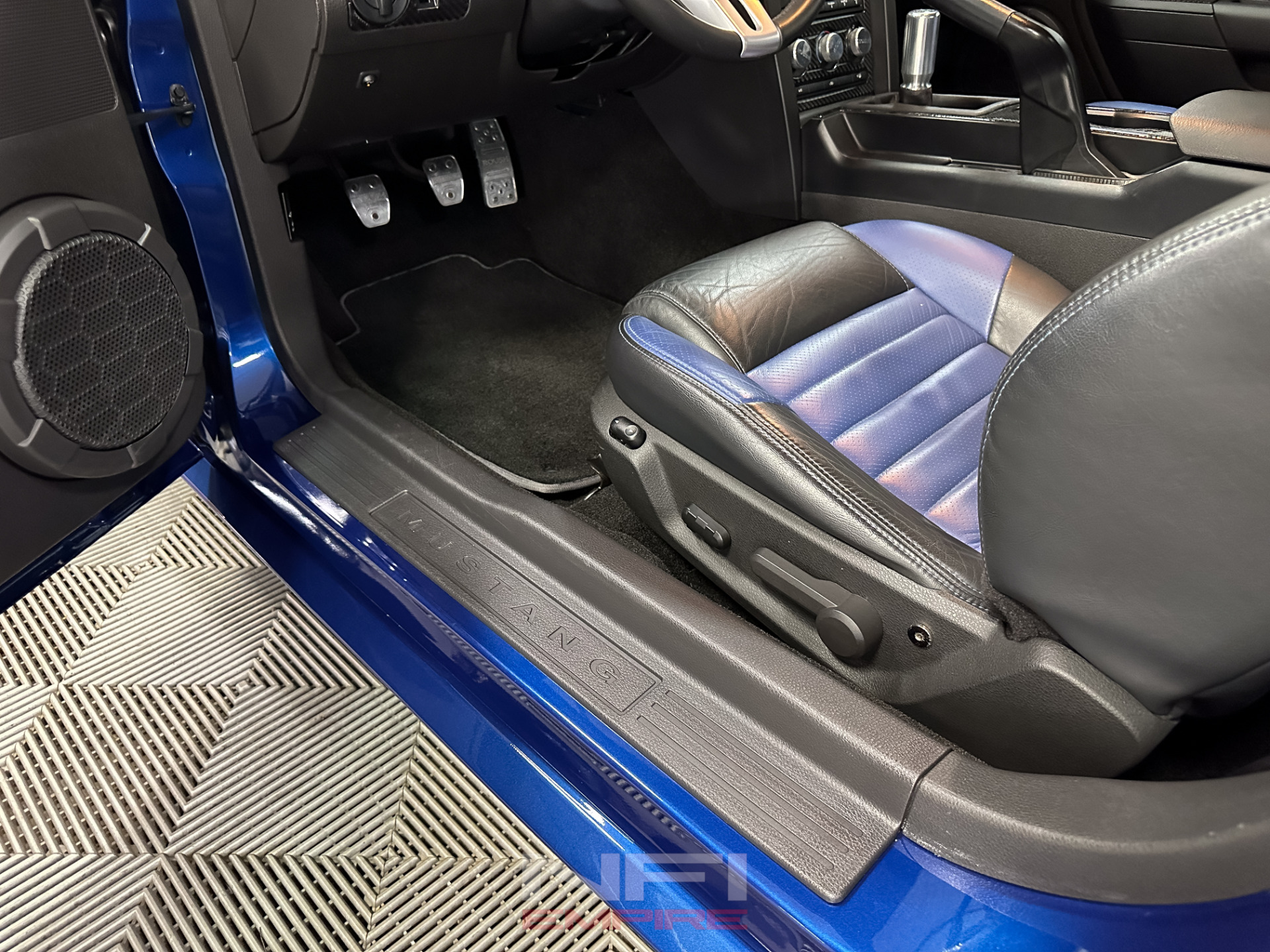 2006 Ford Mustang 29