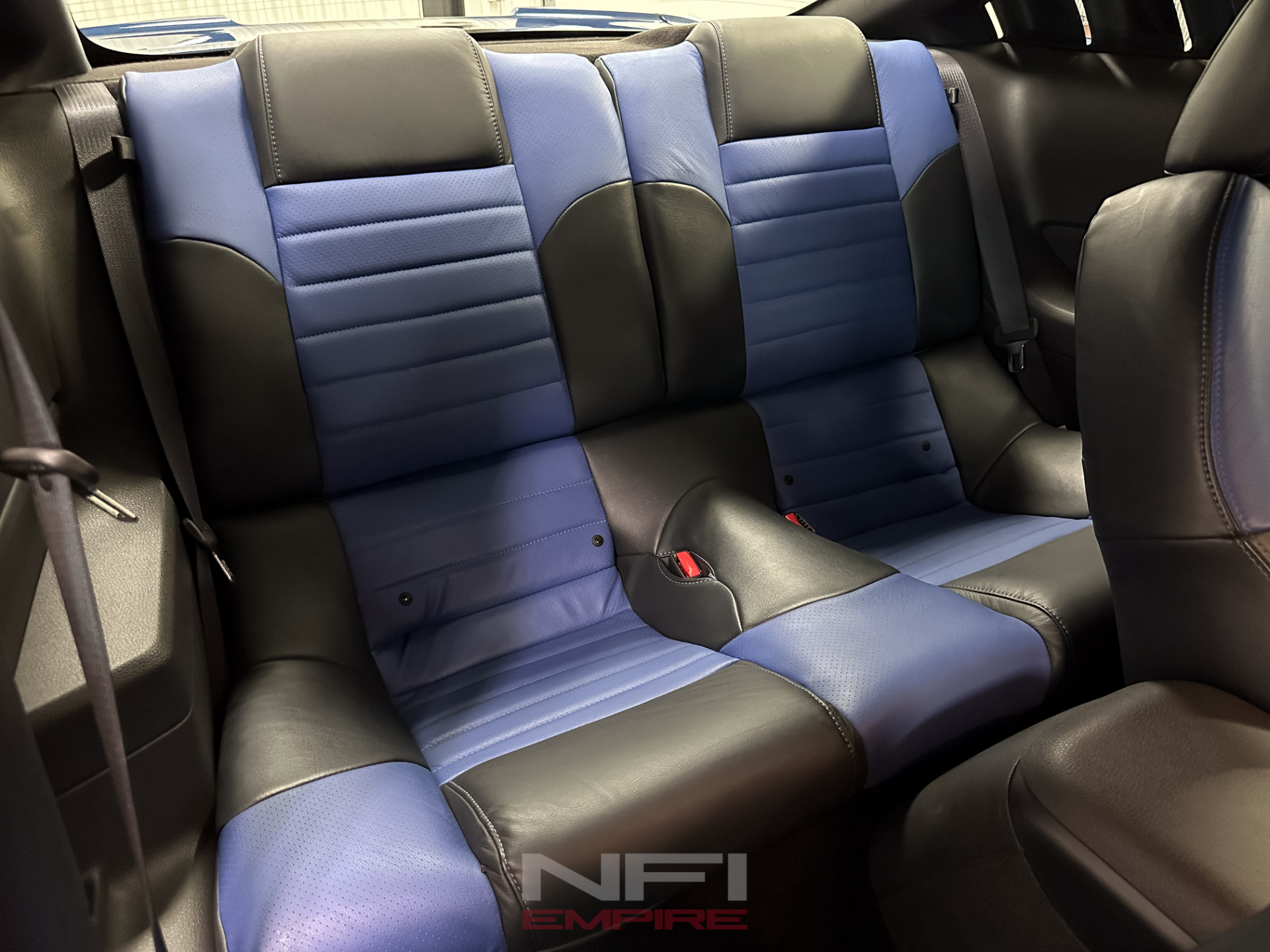 2006 Ford Mustang 35