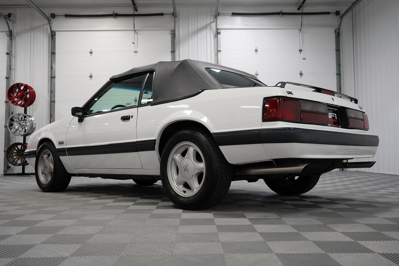 1991 Ford Mustang 33