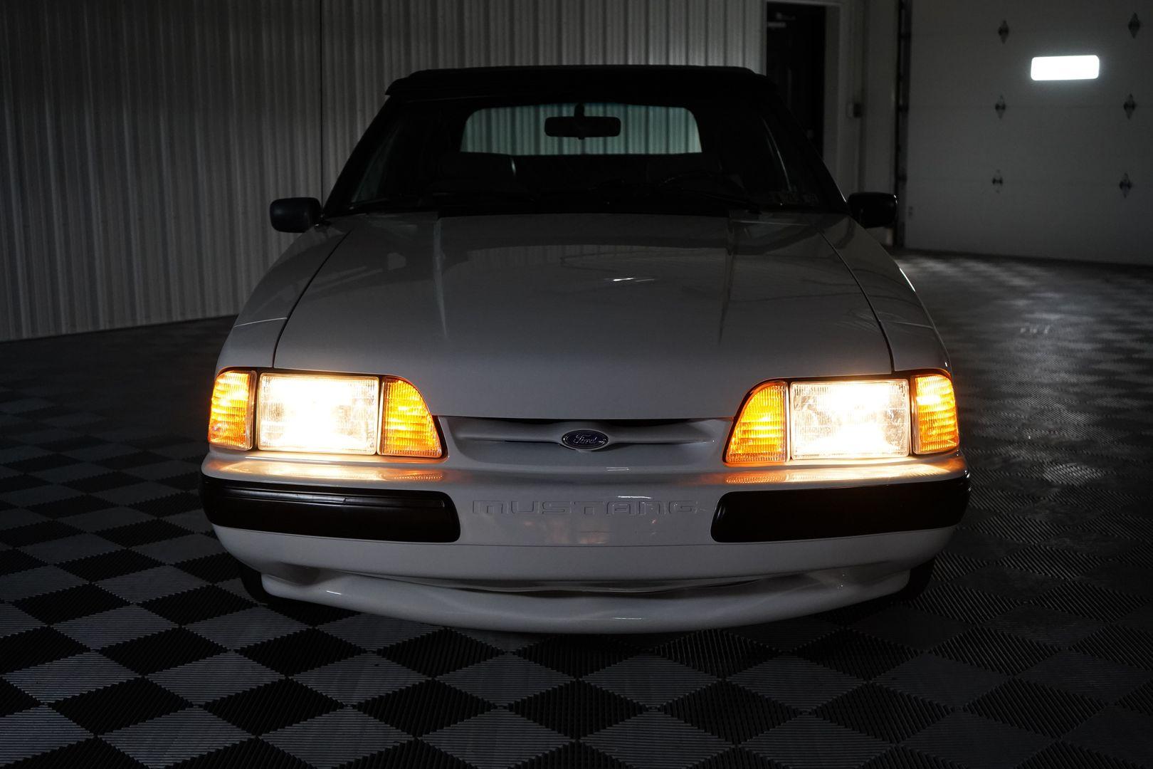 1991 Ford Mustang 43