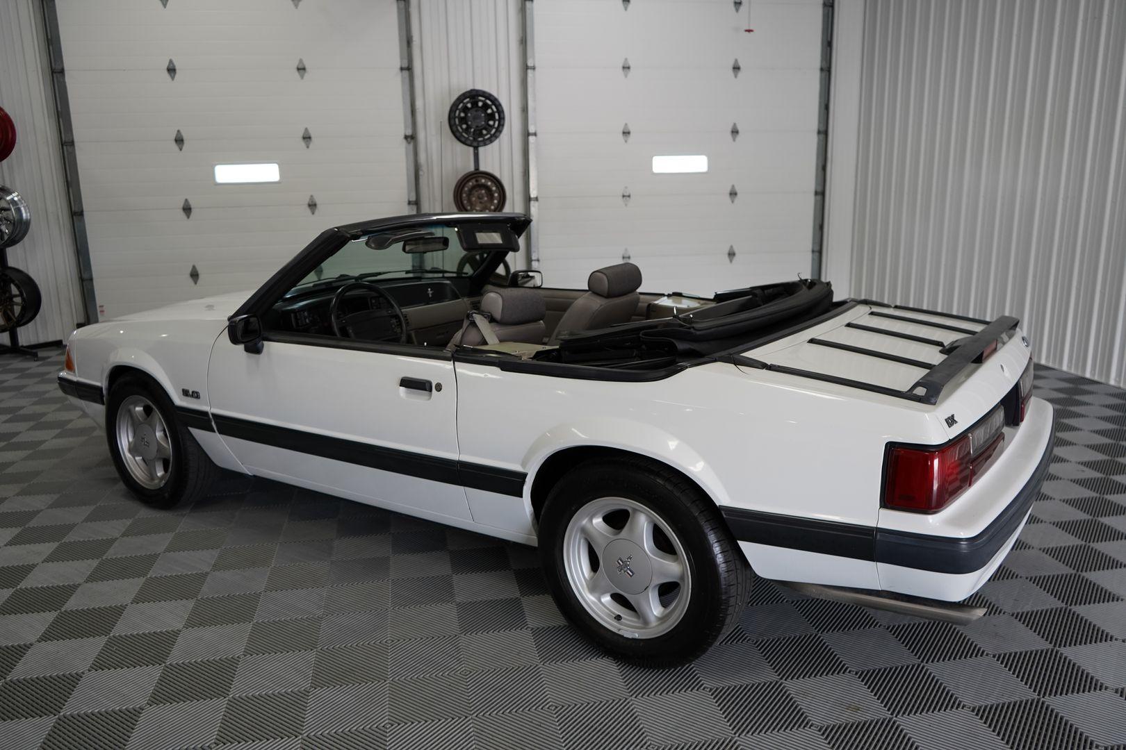 1991 Ford Mustang 46