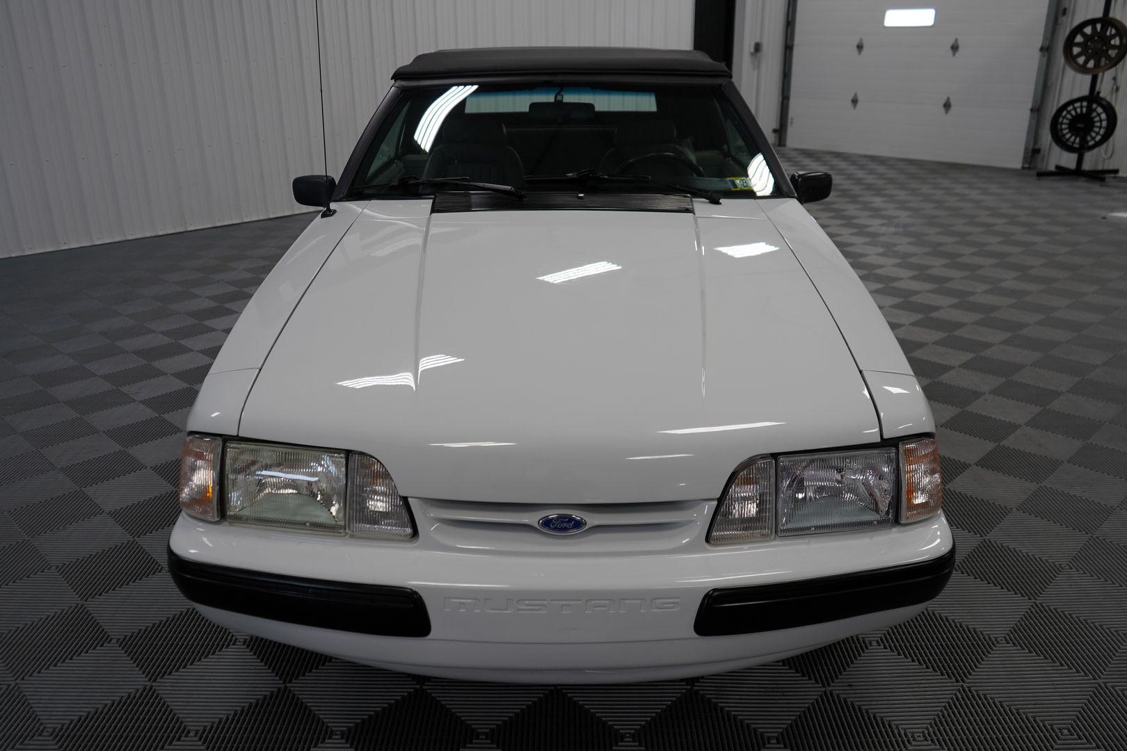 1991 Ford Mustang 4