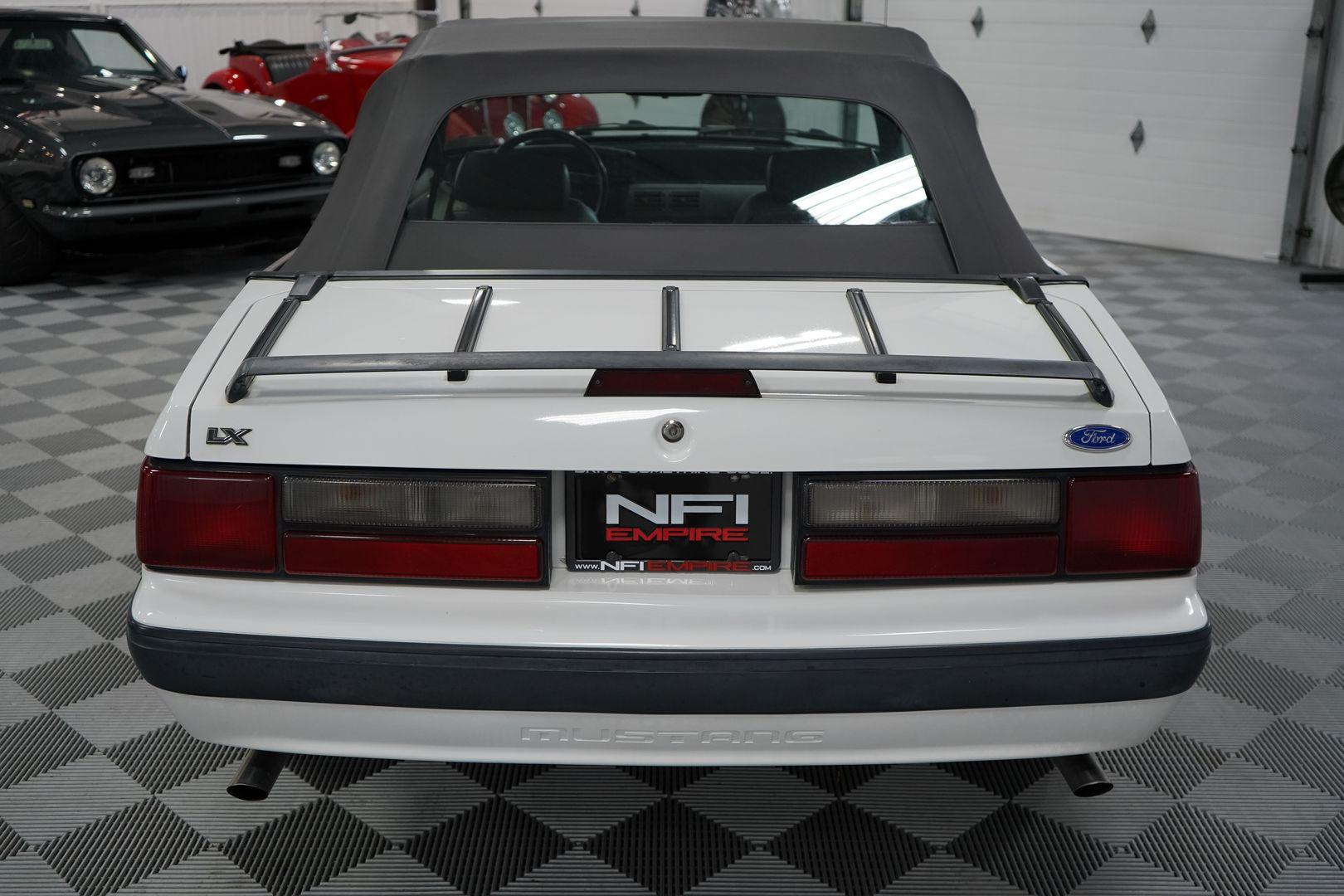 1991 Ford Mustang 8