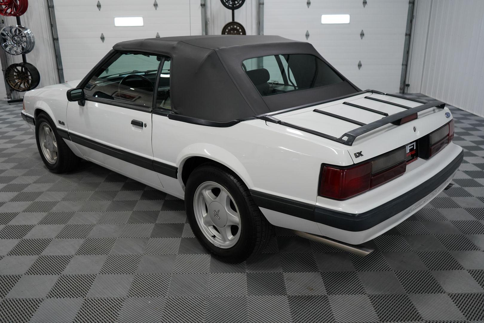 1991 Ford Mustang 9