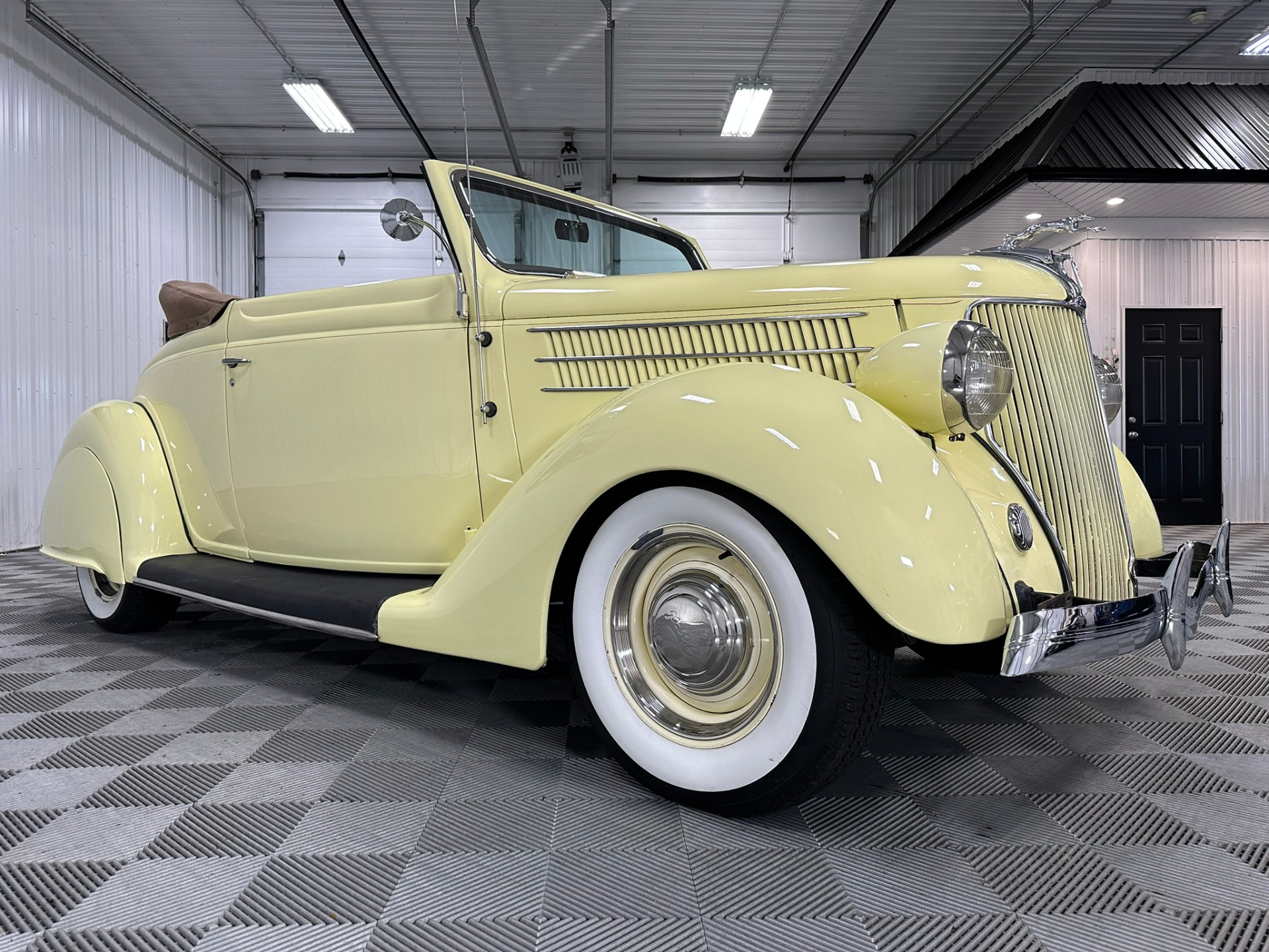 1936 Ford Model 68 16