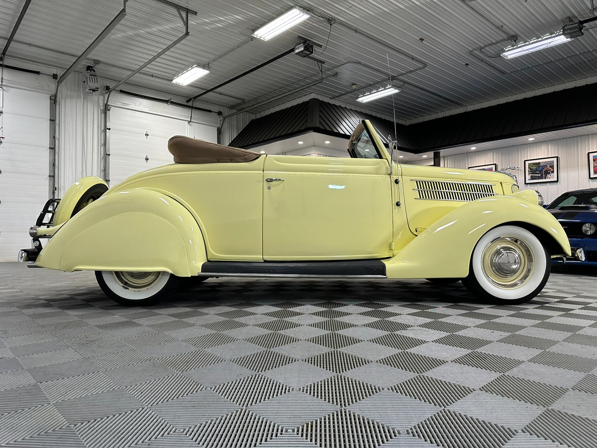1936 Ford Model 68 18