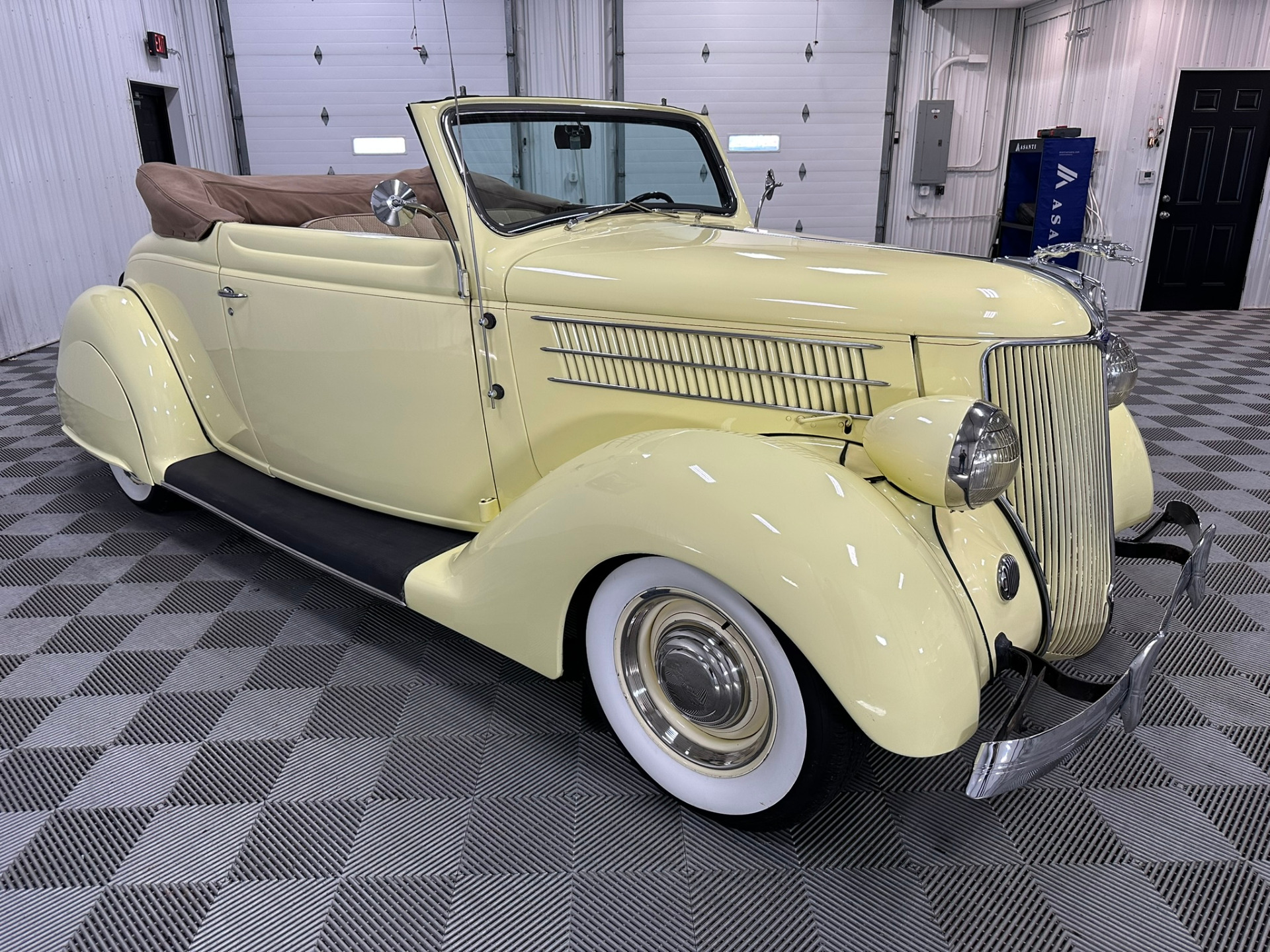 1936 Ford Model 68 6