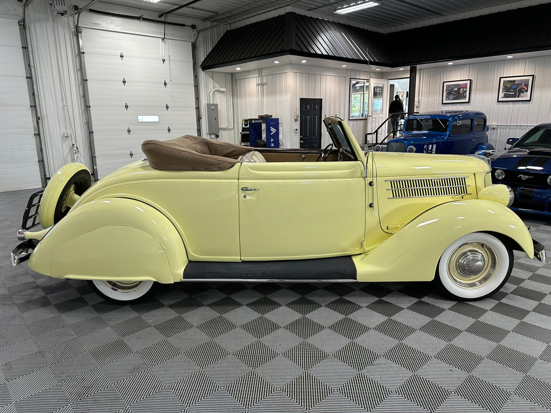 1936 Ford Model 68 8
