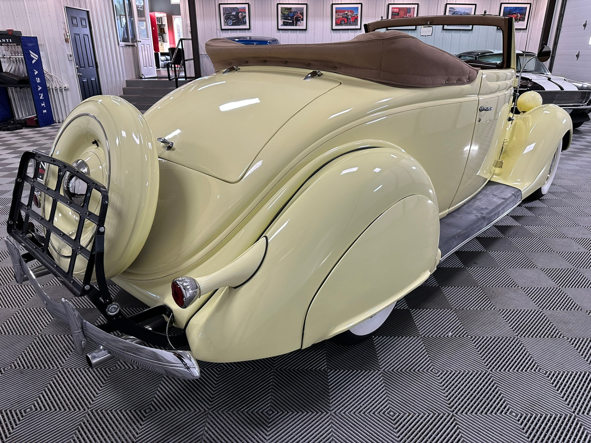 1936 Ford Model 68 9