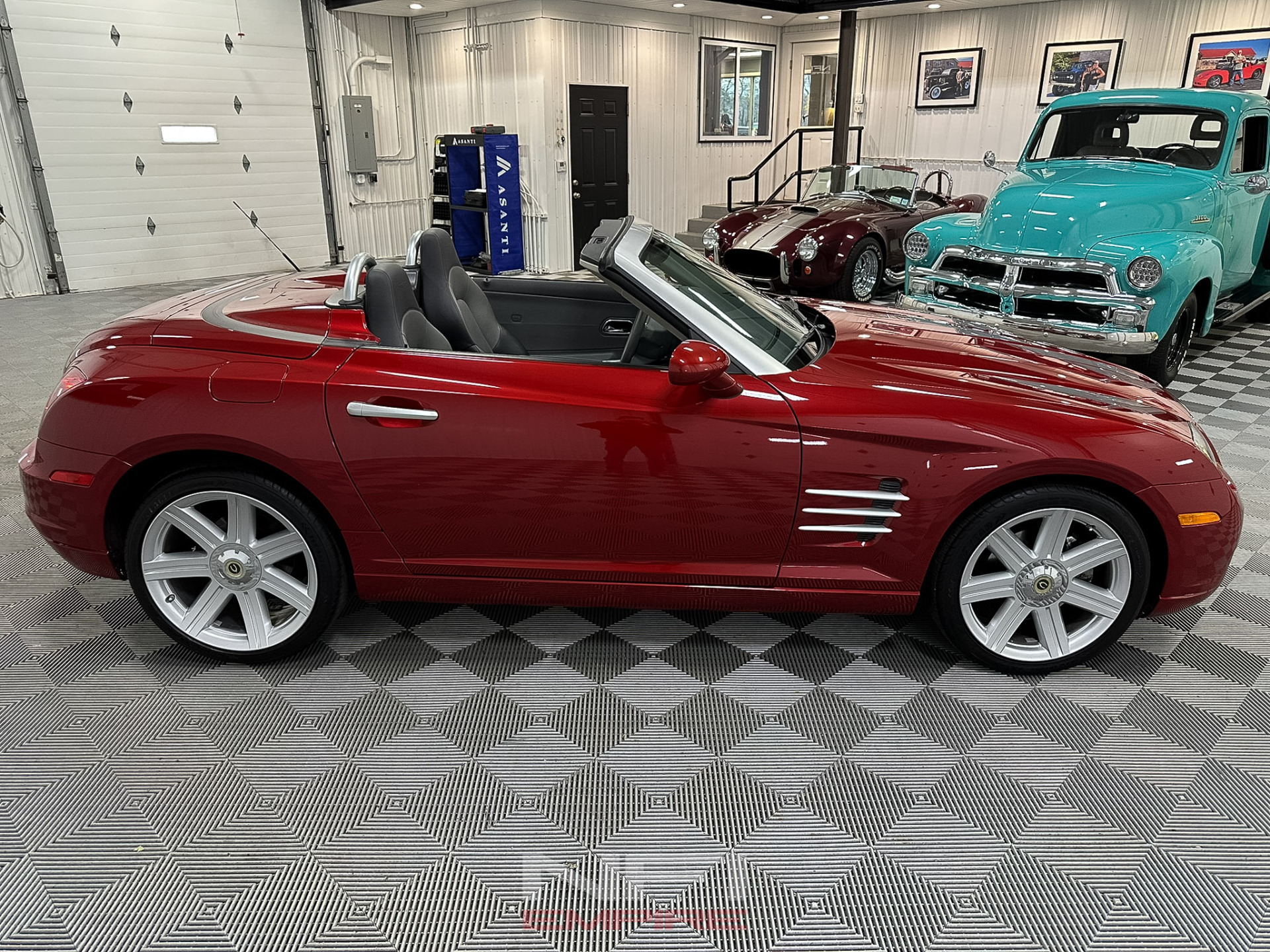 2005 Chrysler Crossfire 12