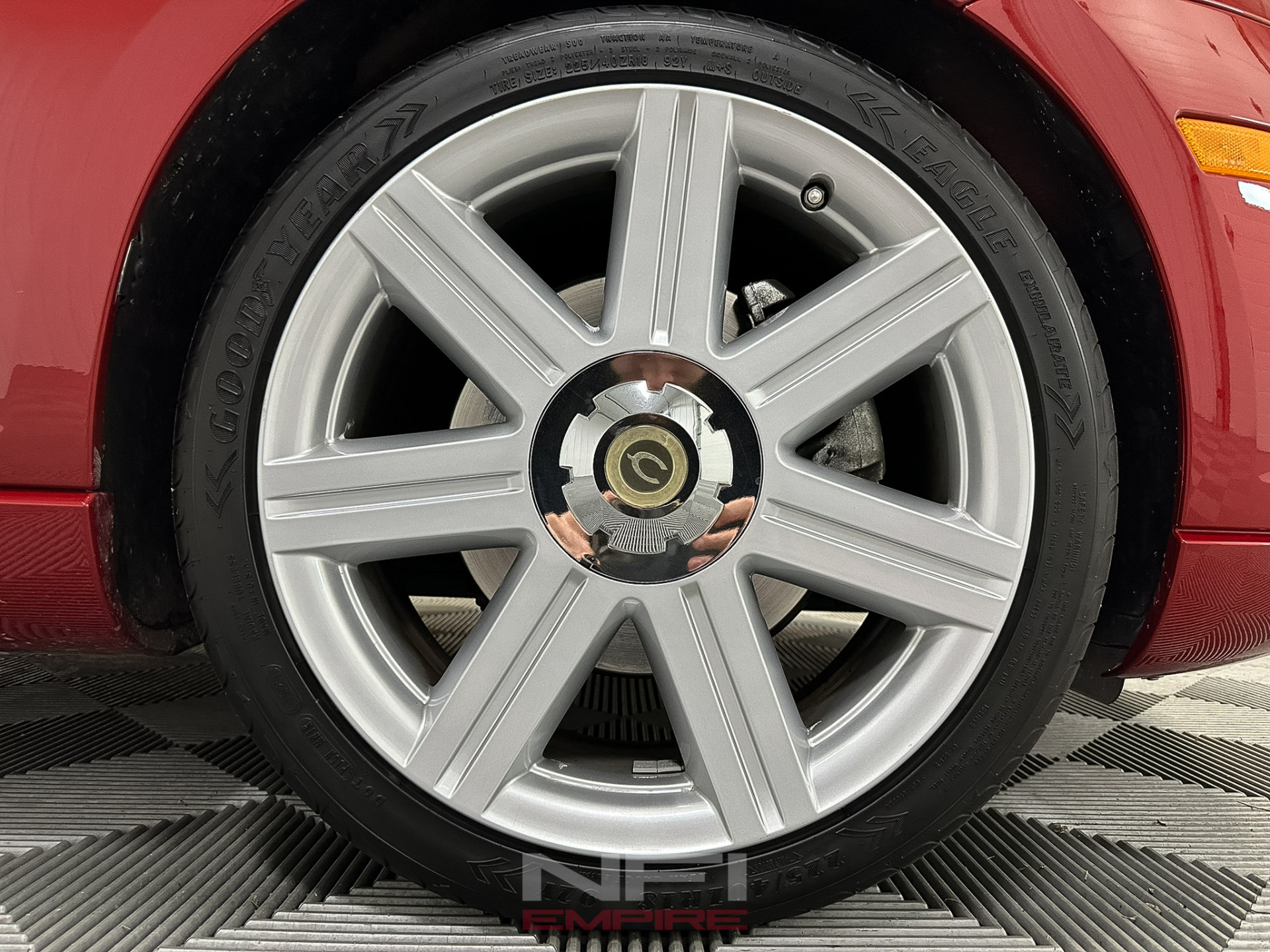 2005 Chrysler Crossfire 25