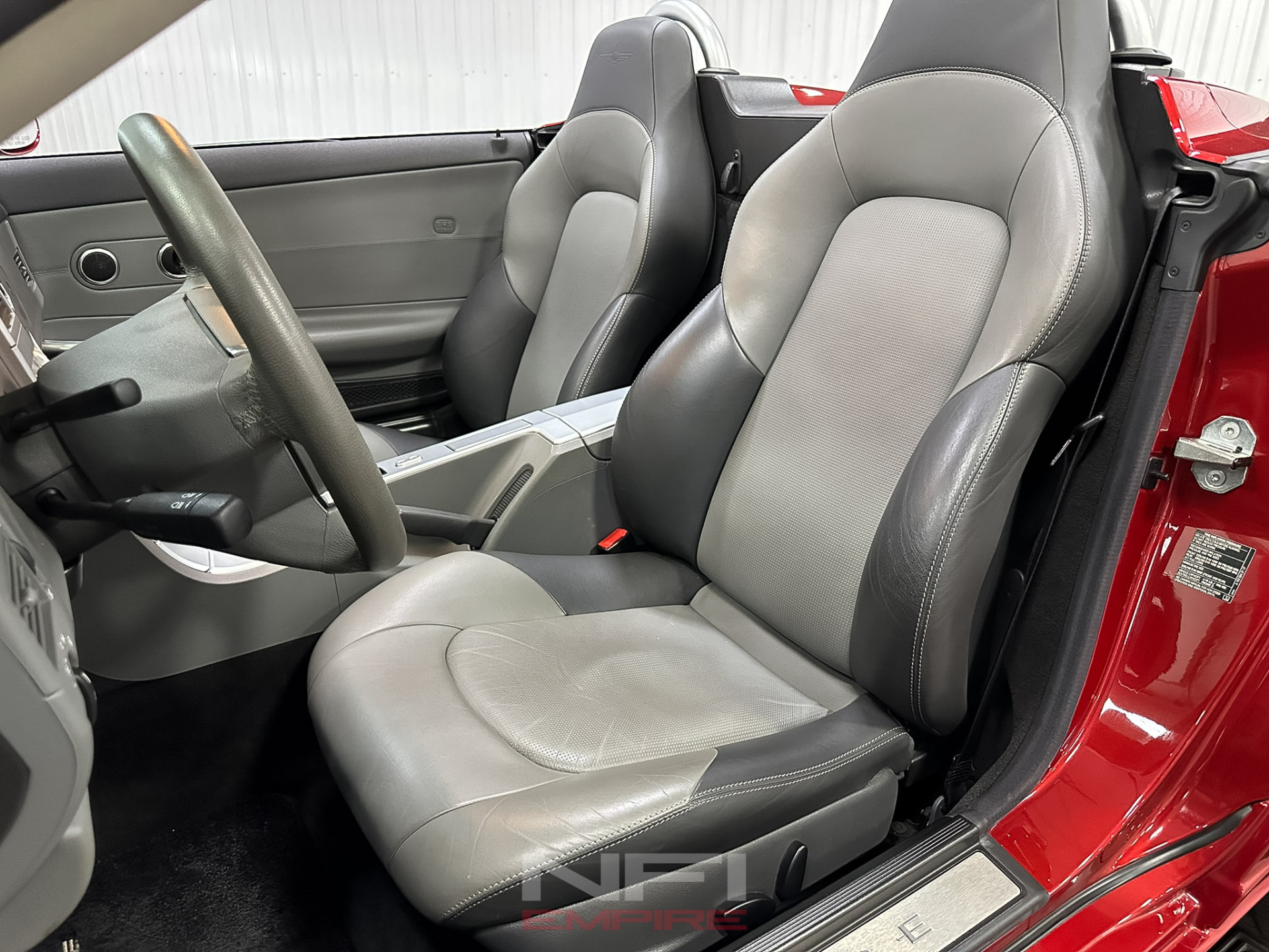 2005 Chrysler Crossfire 35