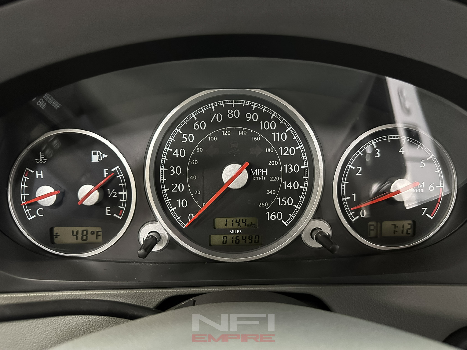 2005 Chrysler Crossfire 36