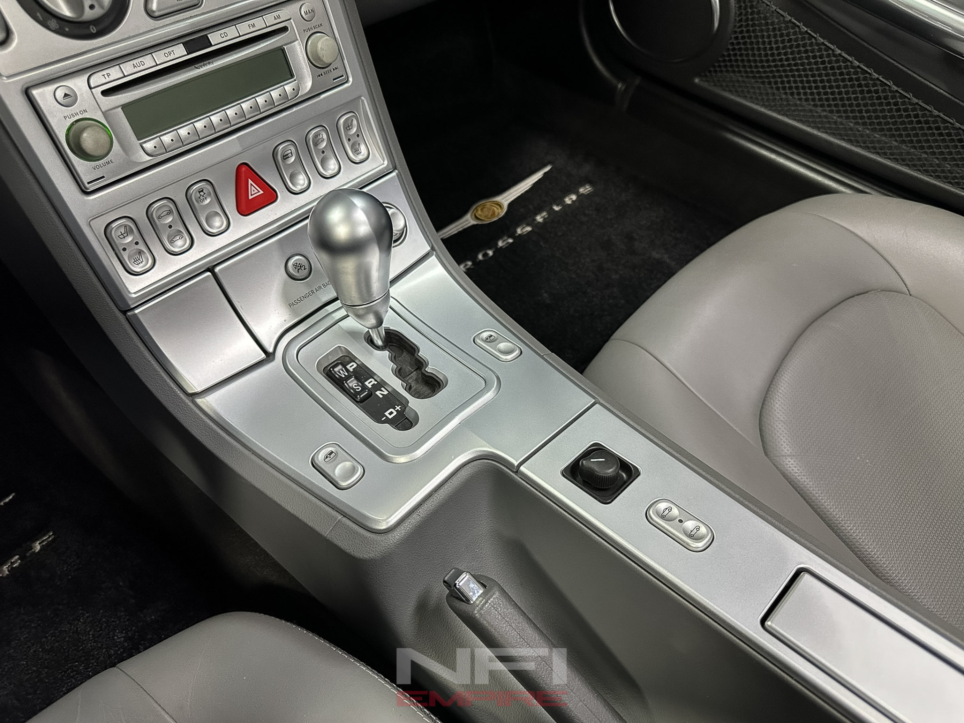 2005 Chrysler Crossfire 39