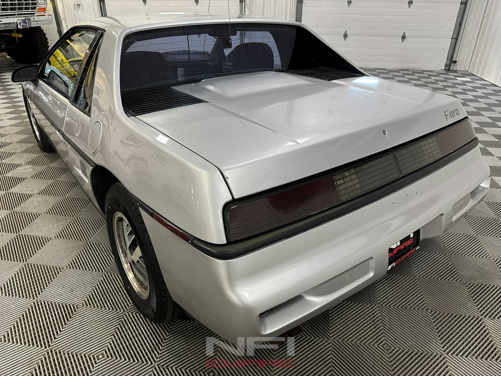 1987 Pontiac Fiero 10