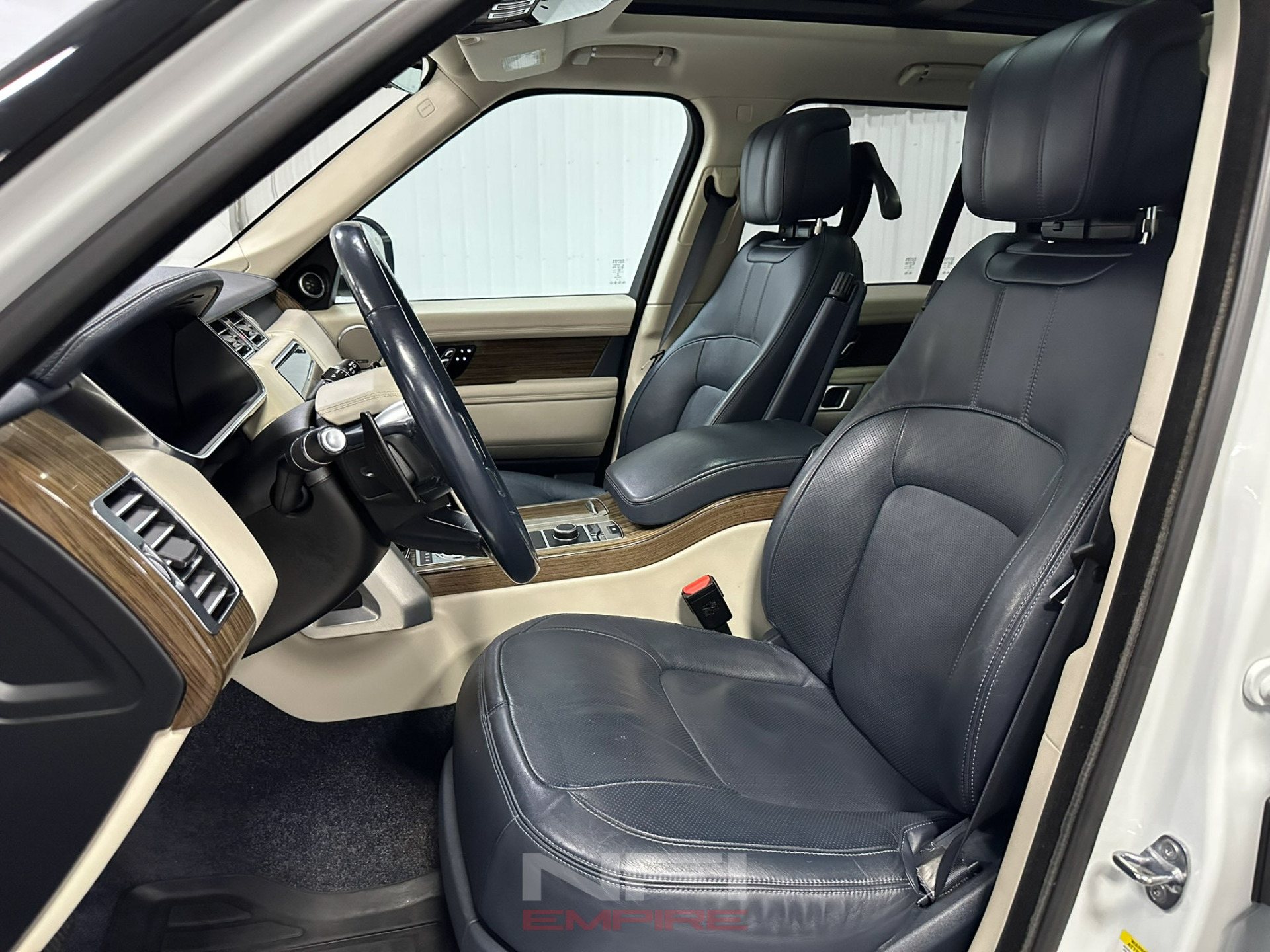 2018 Land Rover Range Rover 25