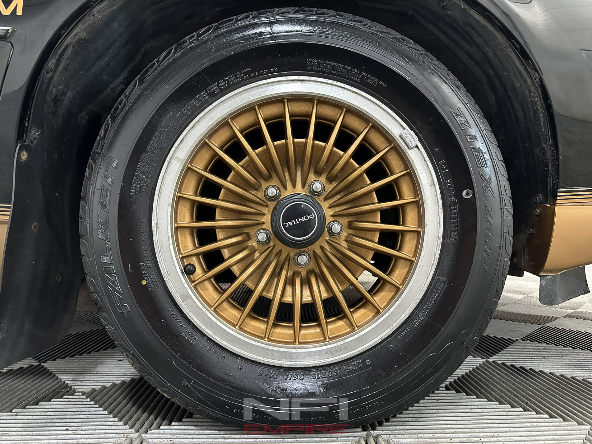 1983 Pontiac Firebird 16