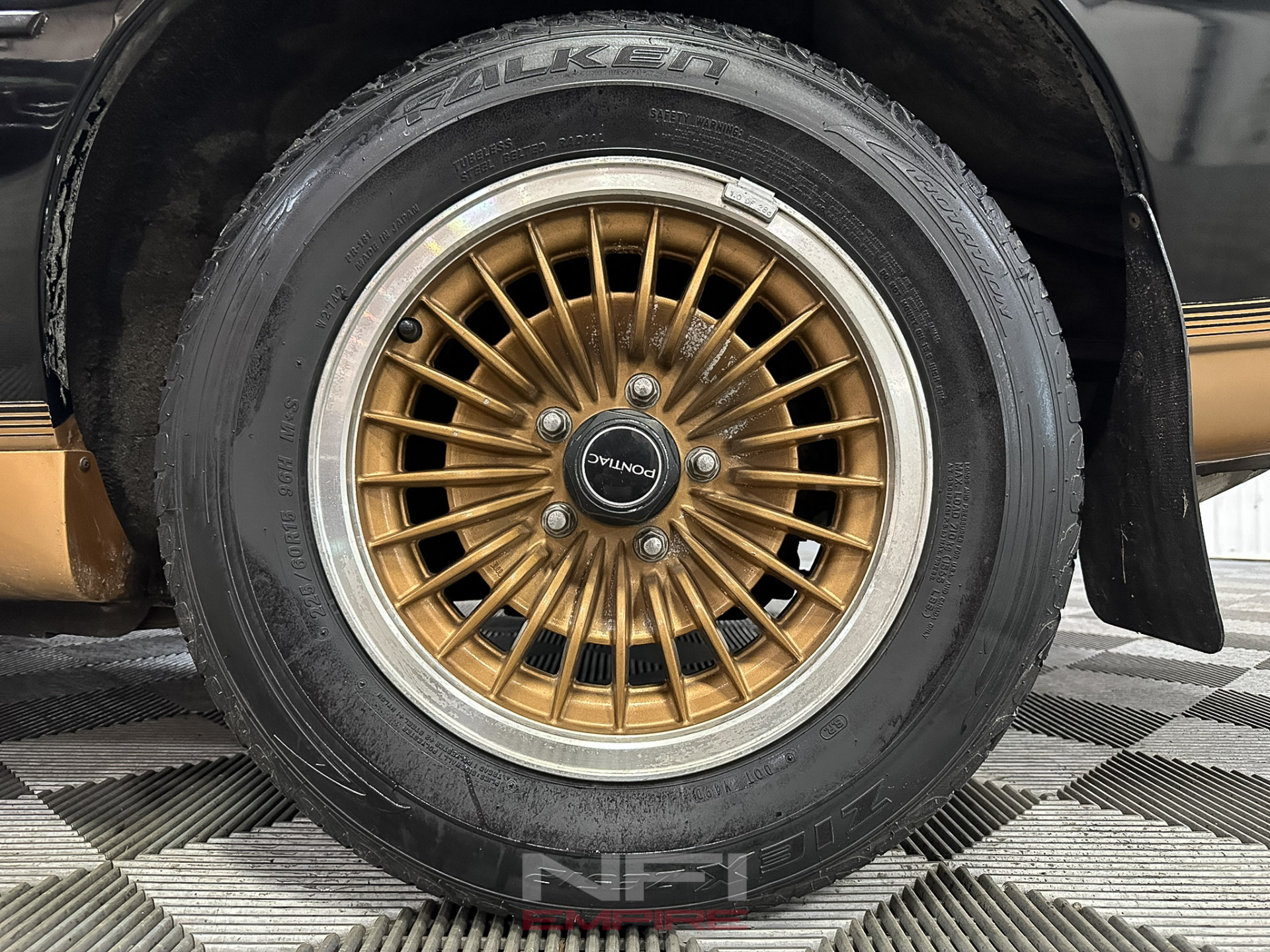 1983 Pontiac Firebird 22
