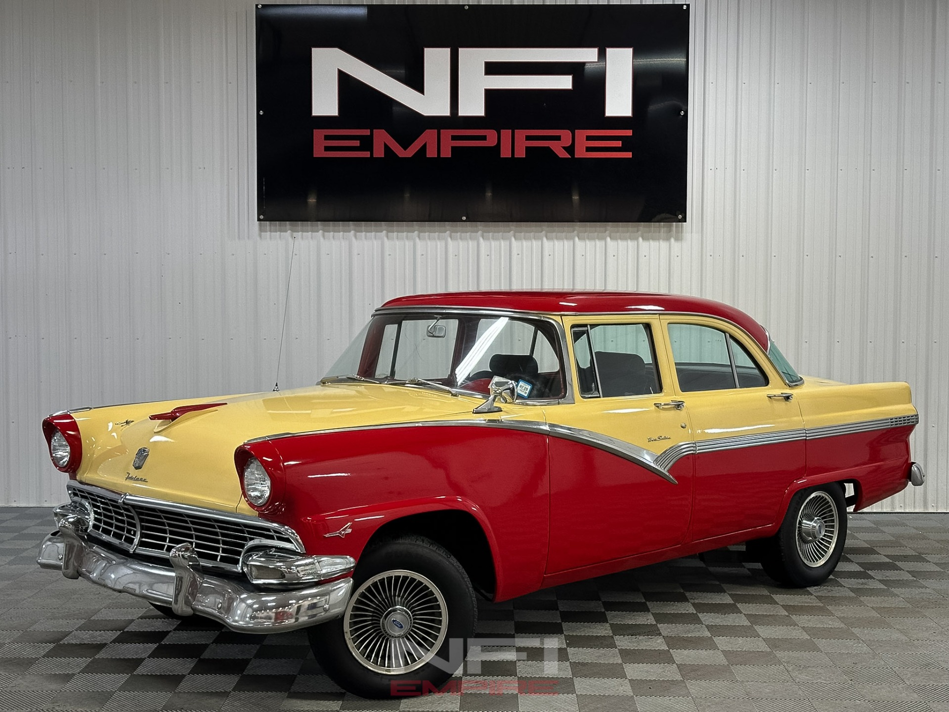 1956 Ford Fairlane 1