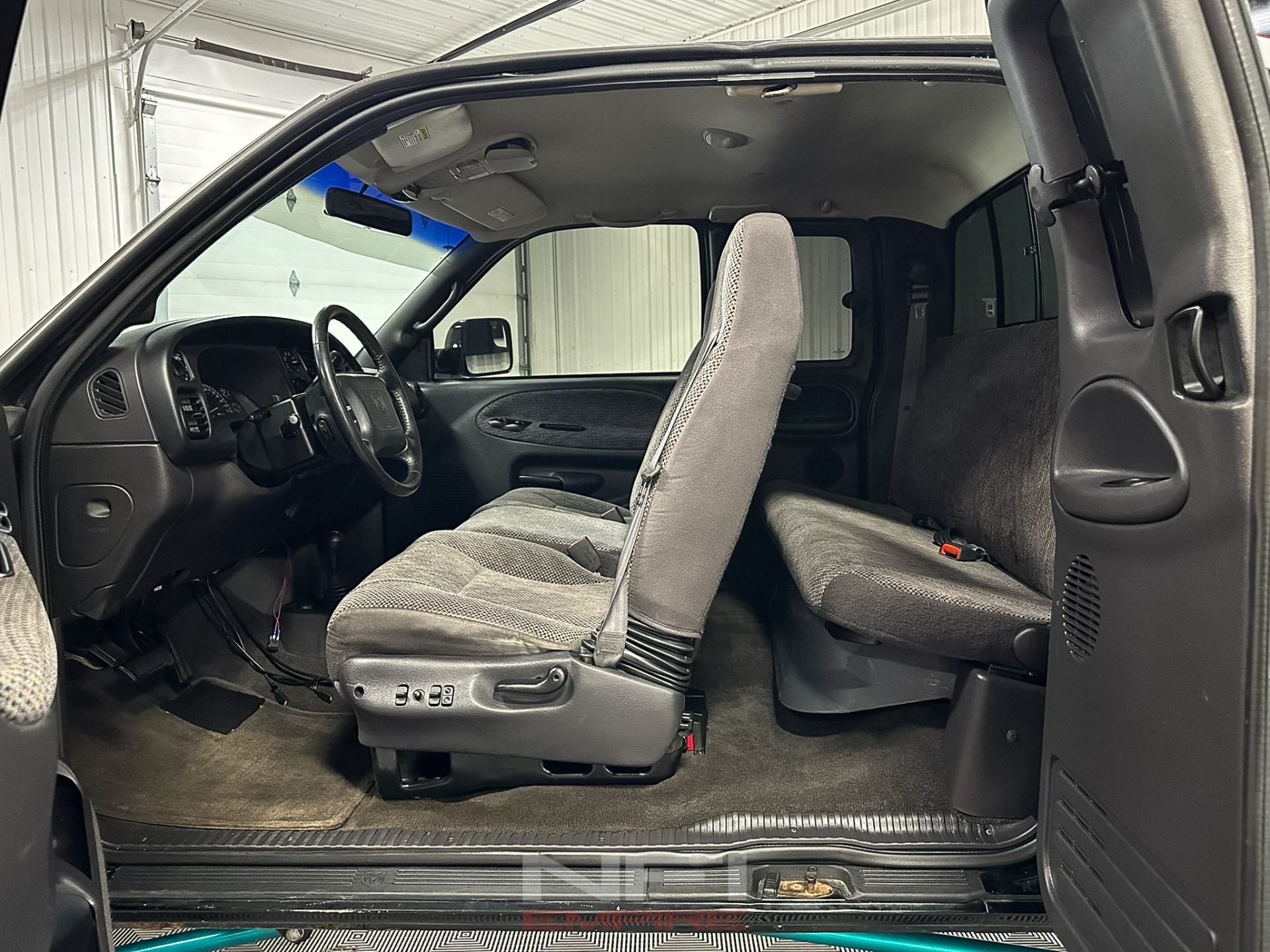 2000 Dodge Ram 2500 Quad Cab 38