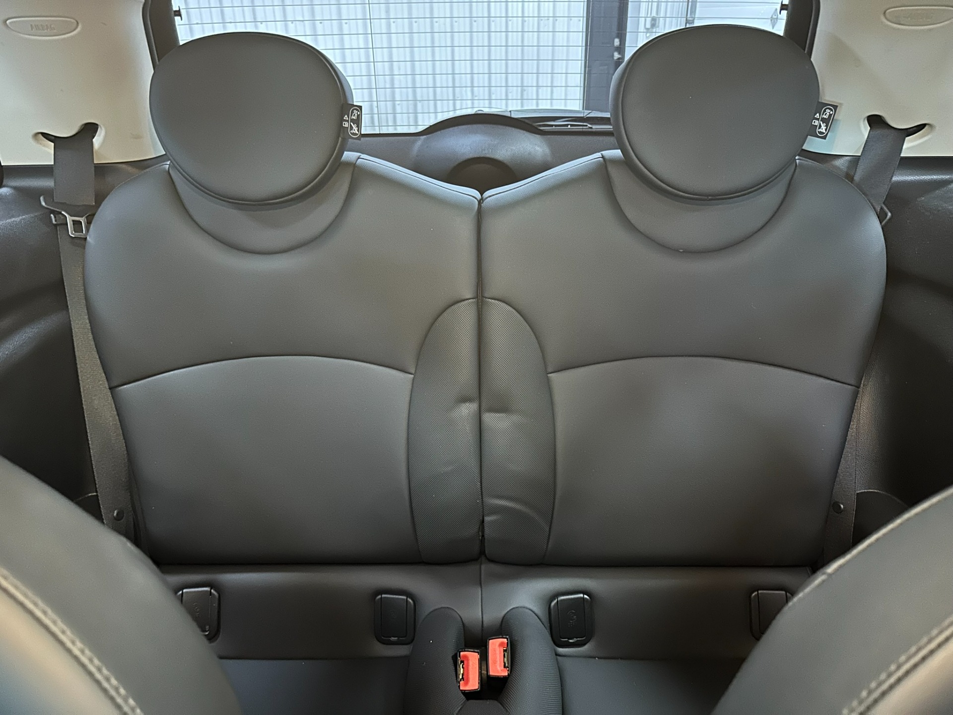 2013 MINI Cooper S 32