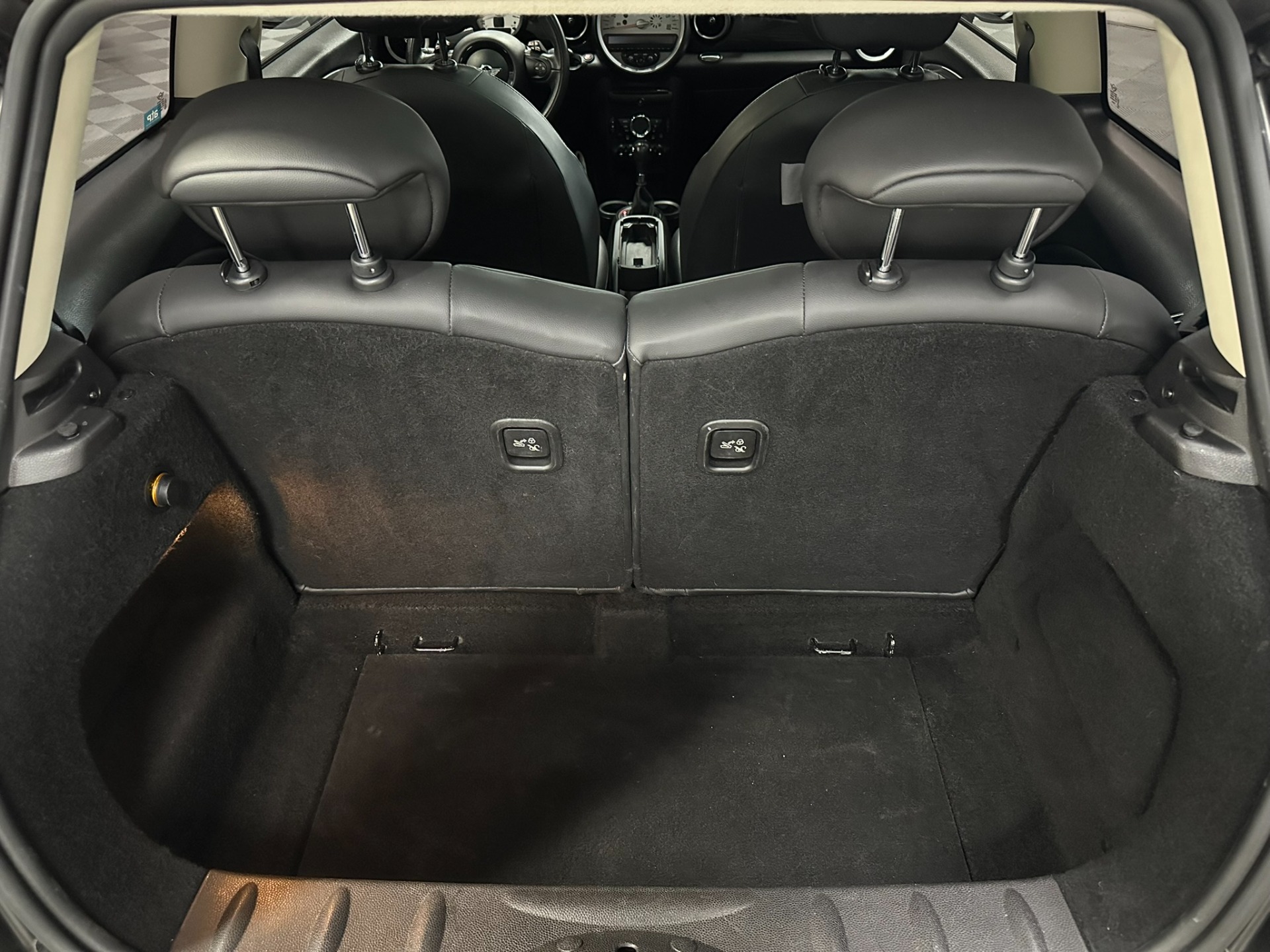 2013 MINI Cooper S 37