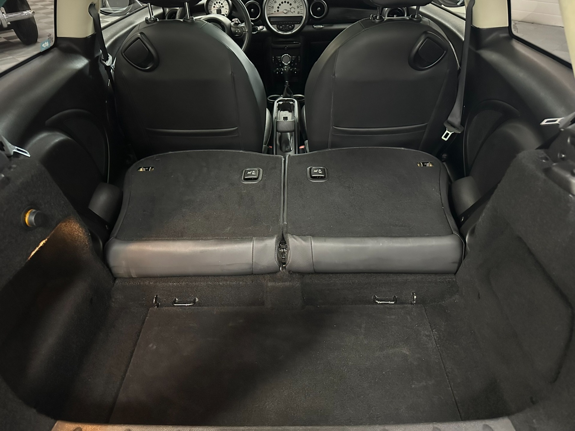 2013 MINI Cooper S 38