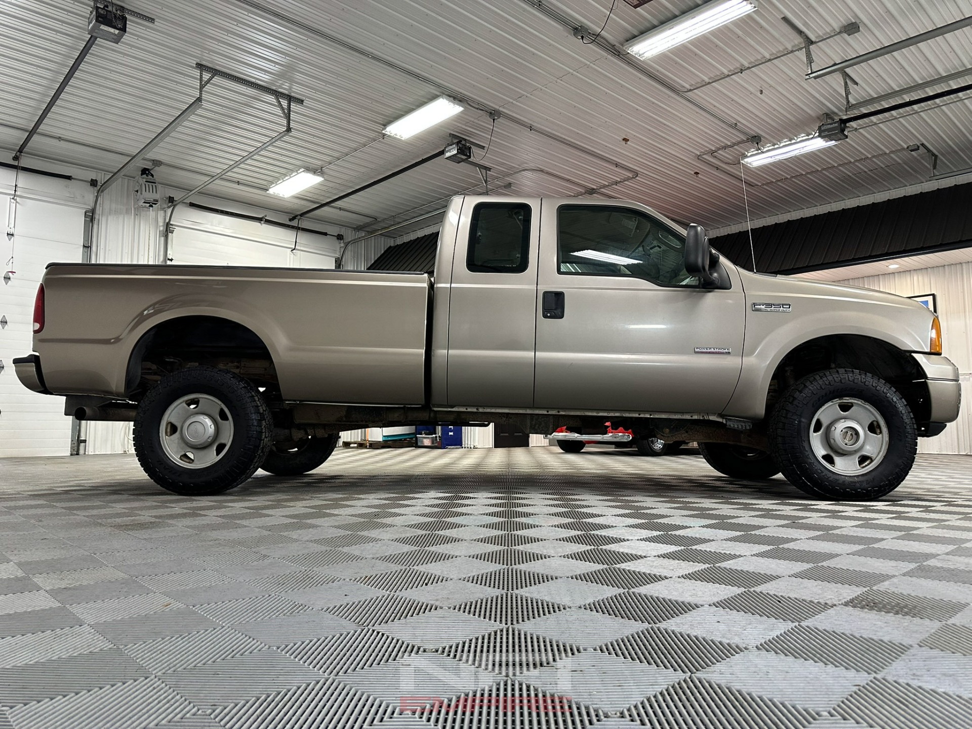 2005 Ford F350 Super Duty Super Cab 17