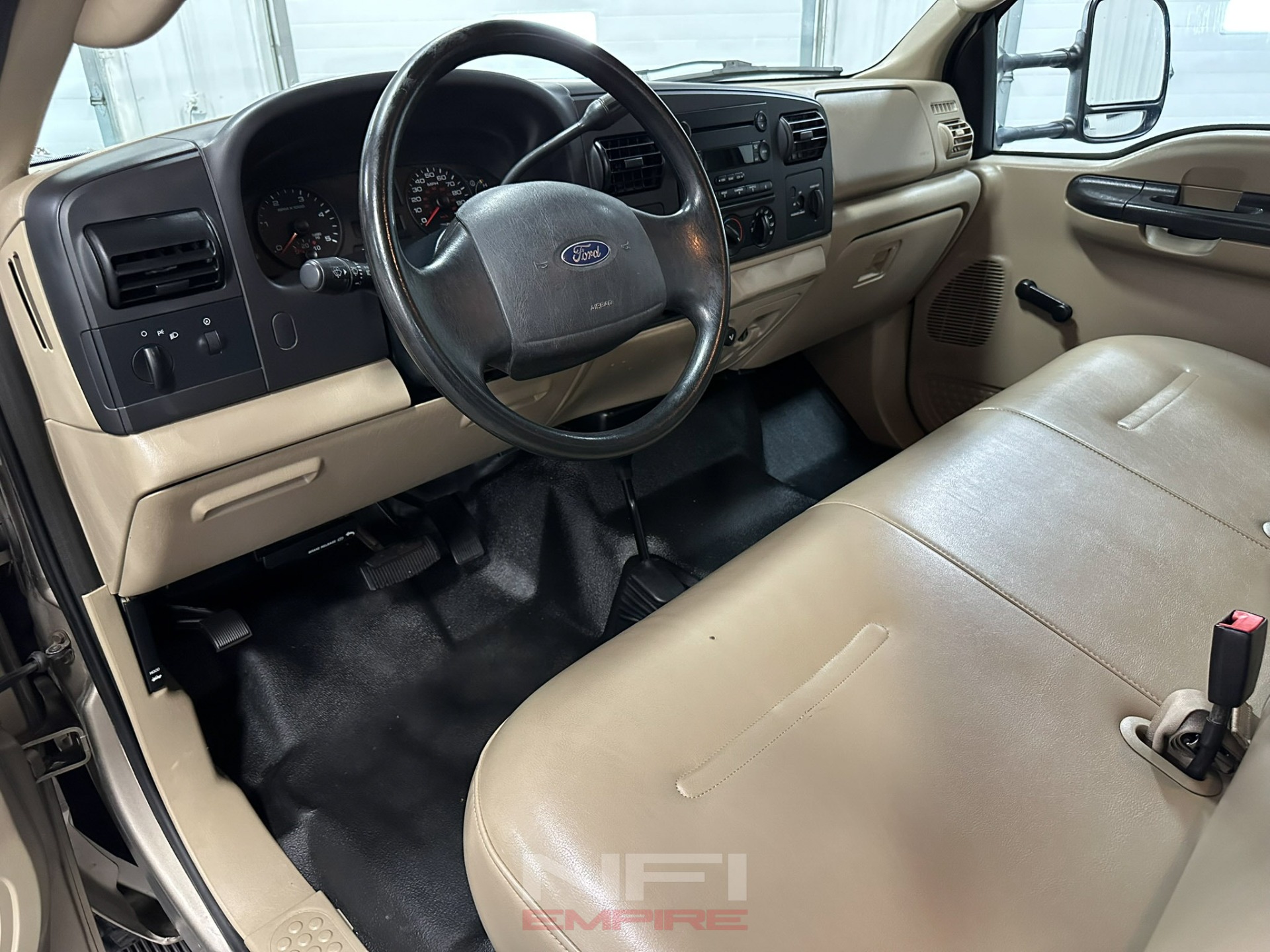 2005 Ford F350 Super Duty Super Cab 23