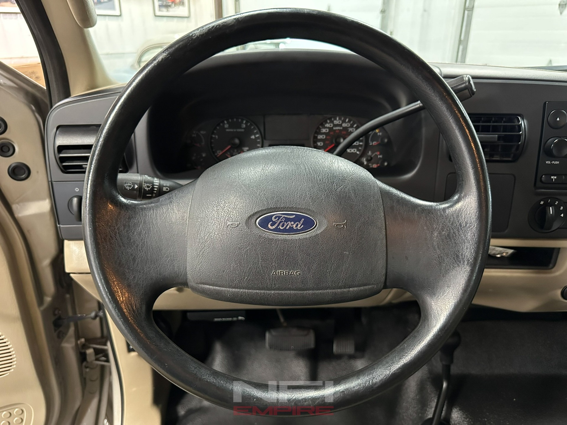 2005 Ford F350 Super Duty Super Cab 25
