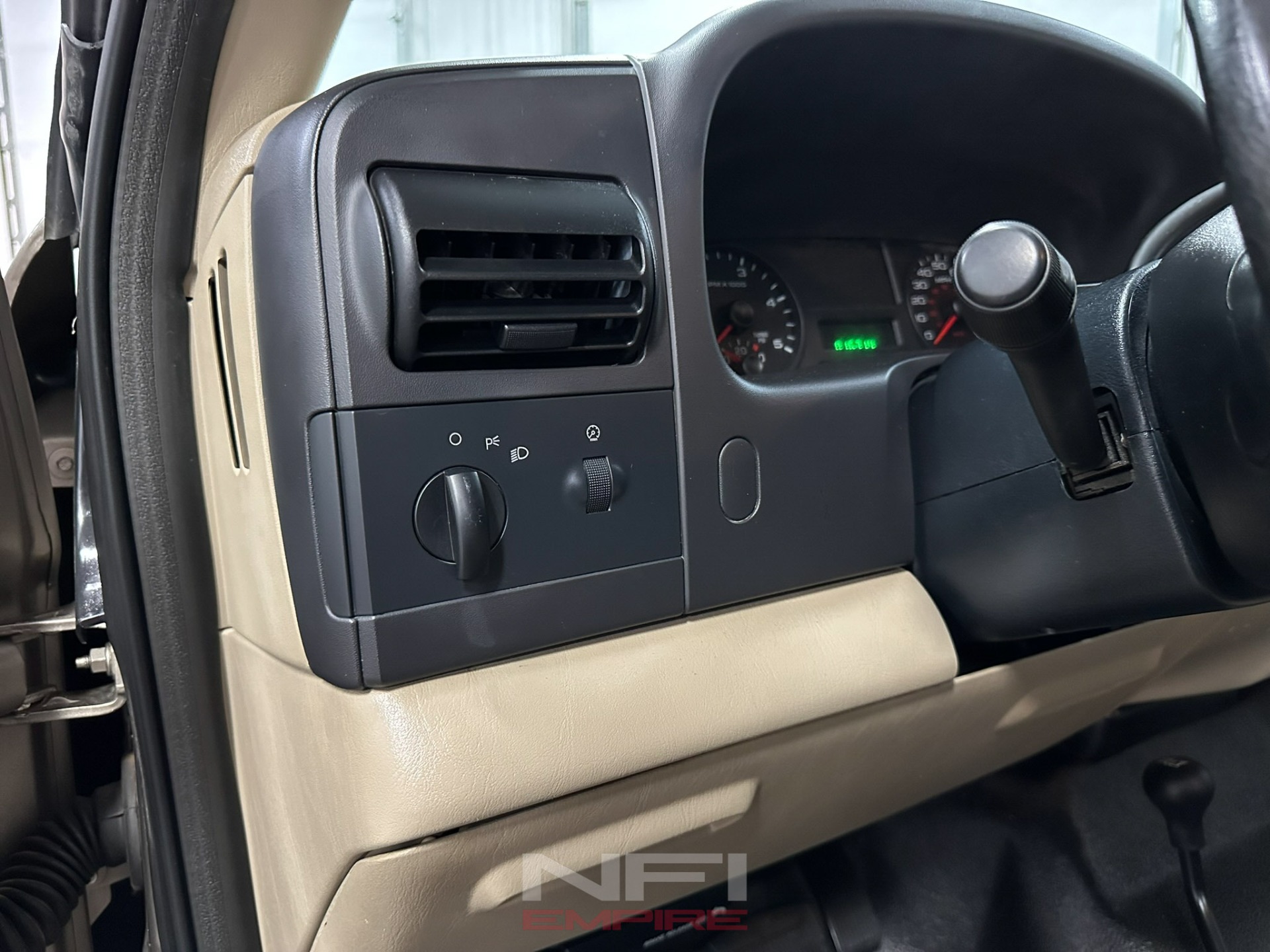 2005 Ford F350 Super Duty Super Cab 30