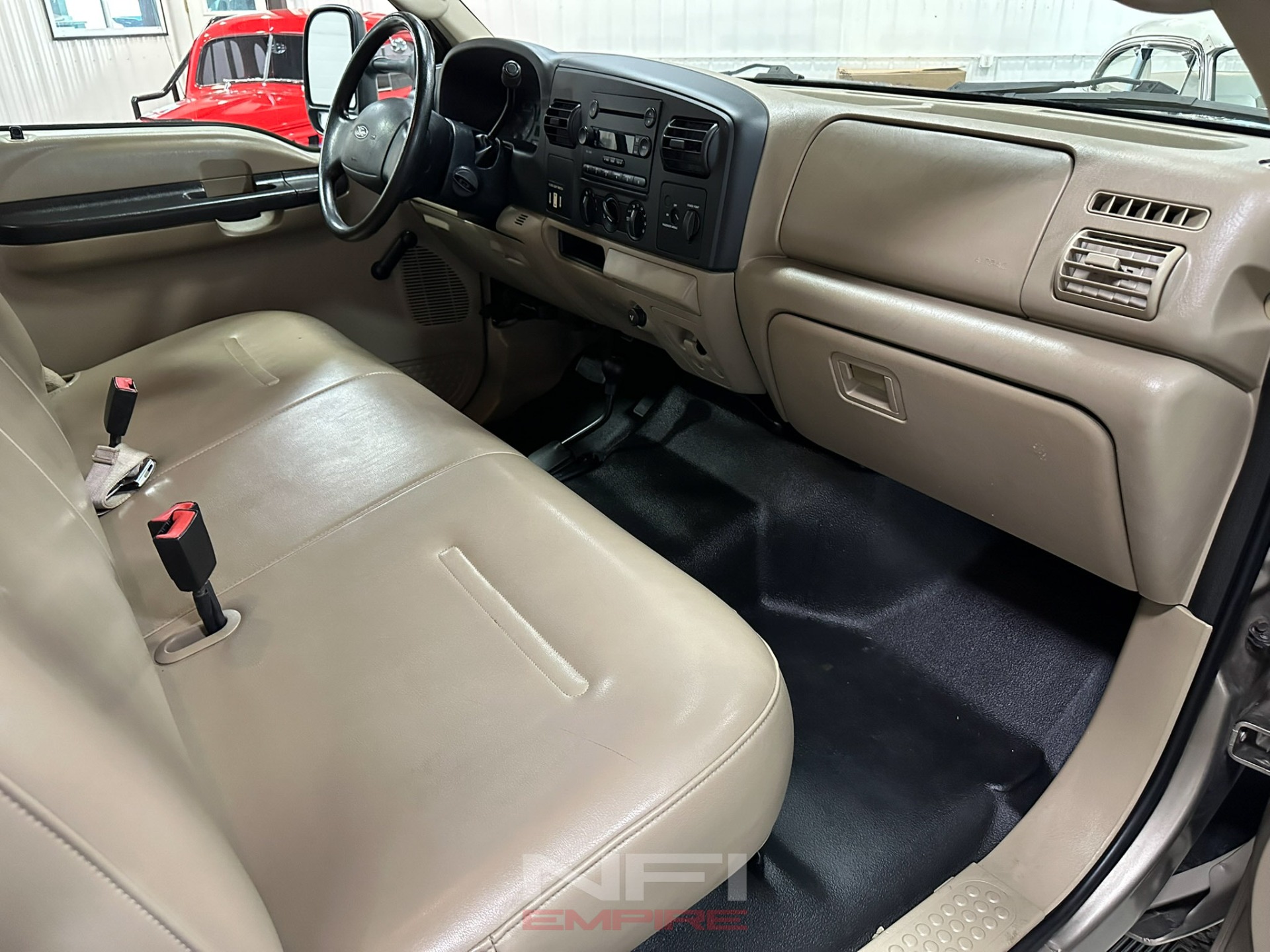2005 Ford F350 Super Duty Super Cab 36