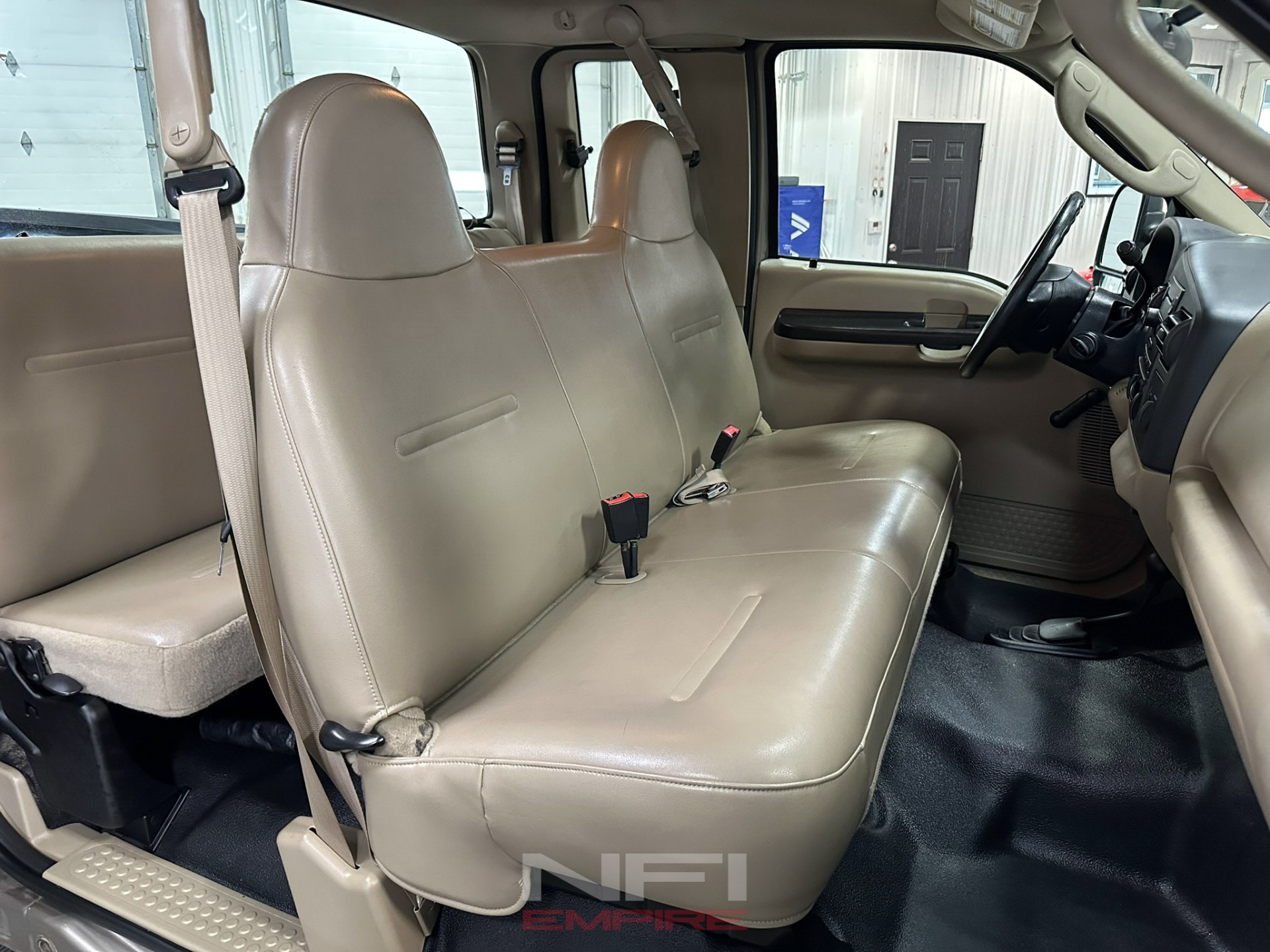 2005 Ford F350 Super Duty Super Cab 37