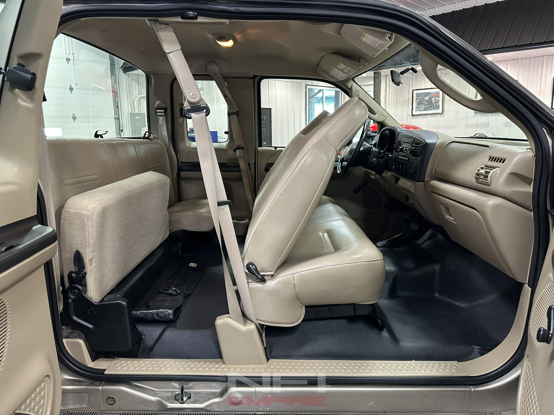 2005 Ford F350 Super Duty Super Cab 40