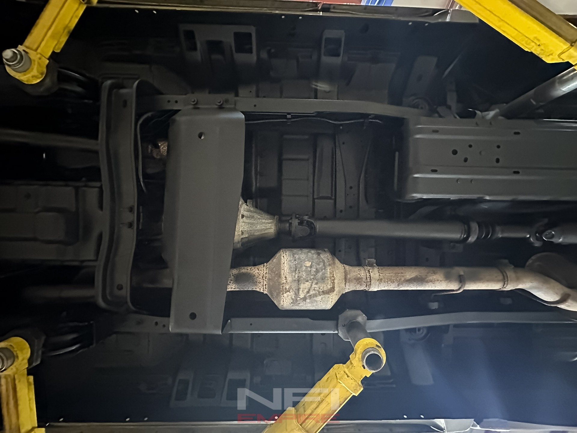 2005 Ford F350 Super Duty Super Cab 54