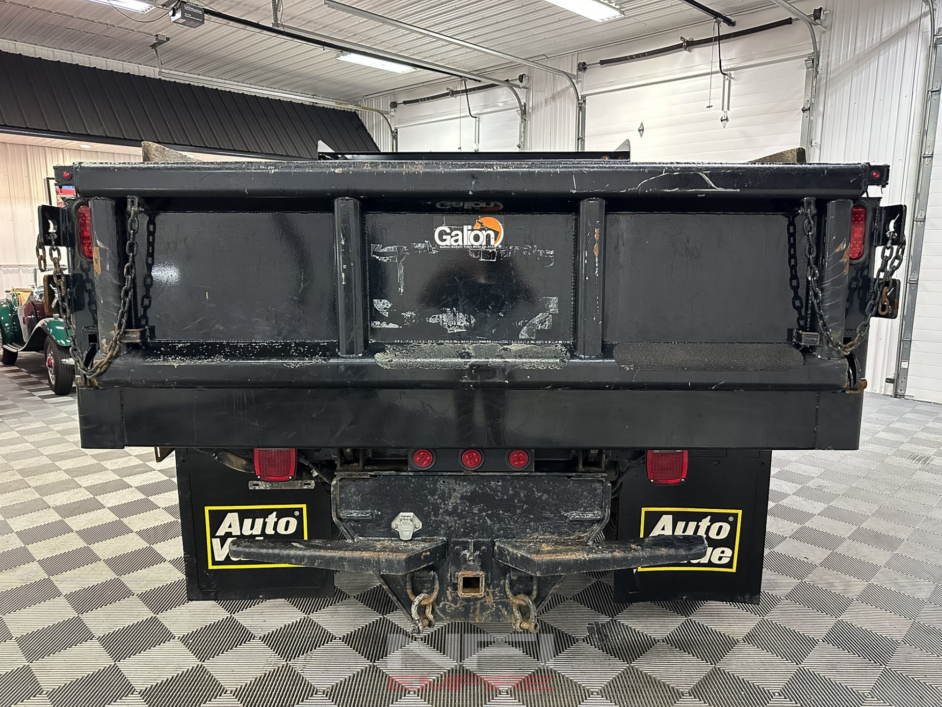 2005 Ford F450 Super Duty Regular Cab & Chassis 10