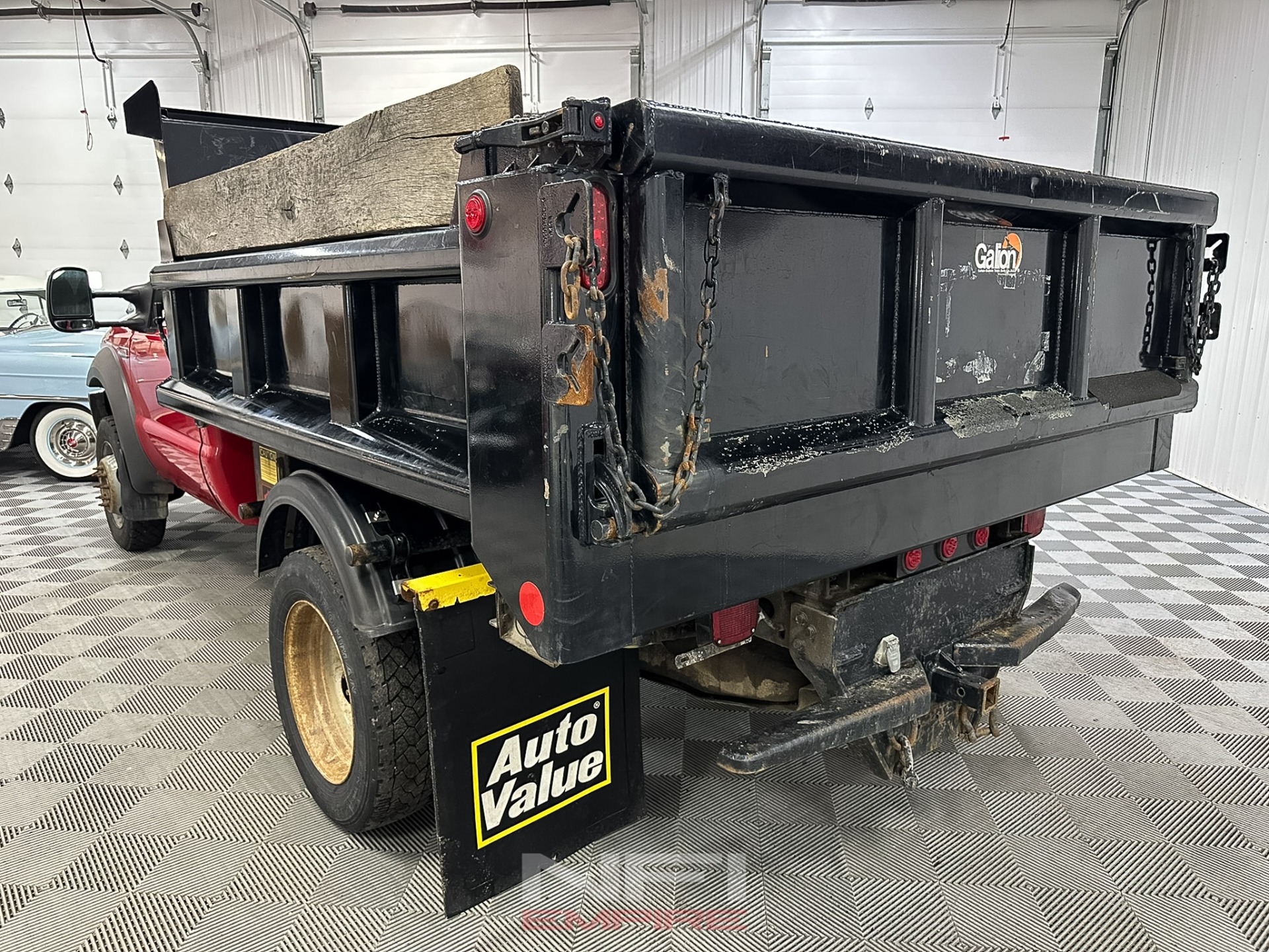 2005 Ford F450 Super Duty Regular Cab & Chassis 11