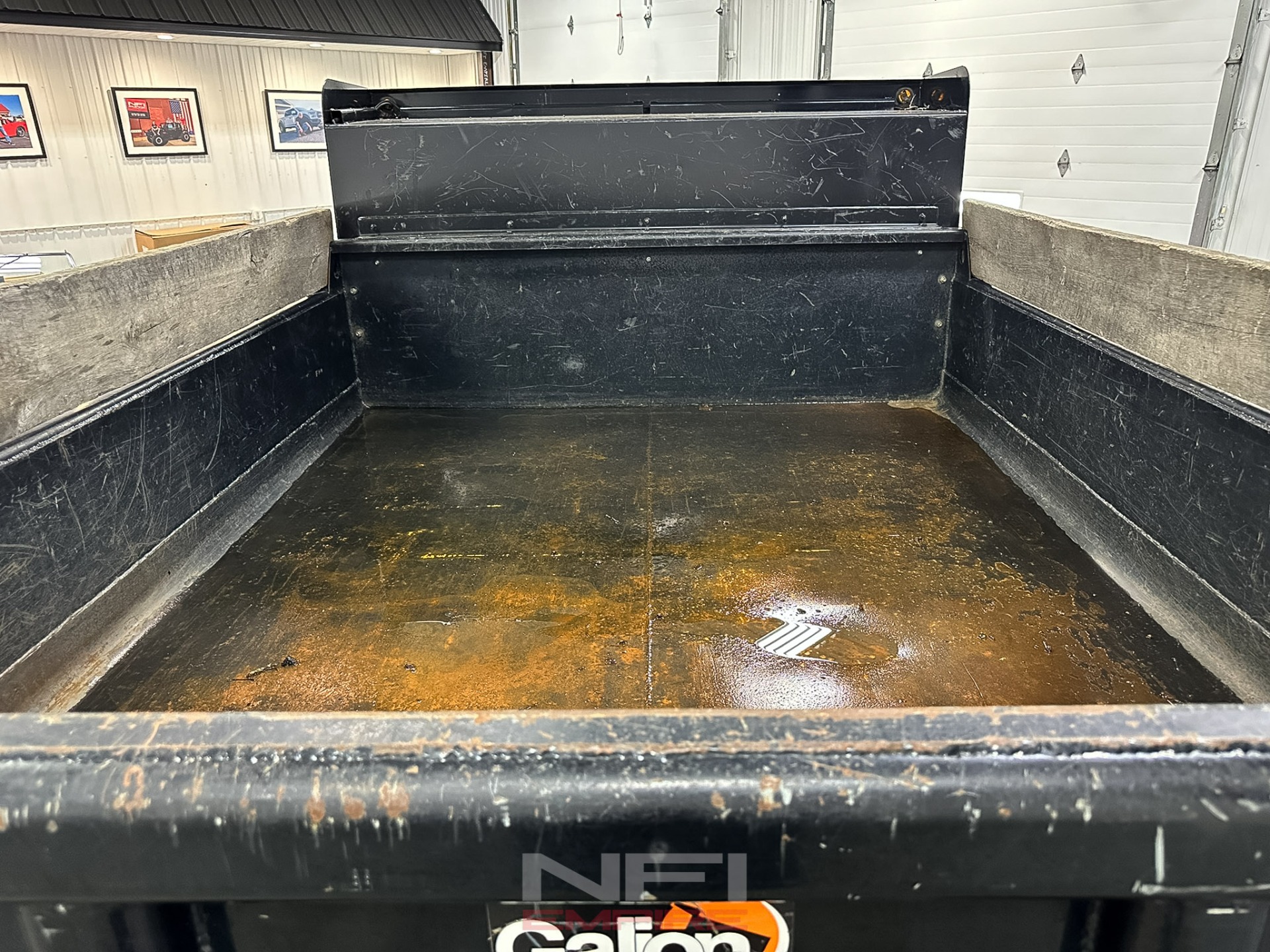 2005 Ford F450 Super Duty Regular Cab & Chassis 24