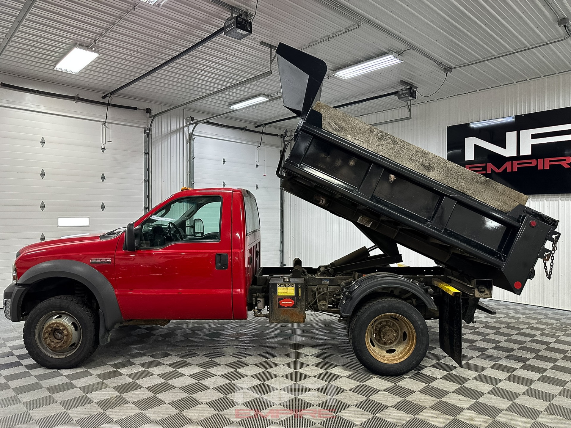 2005 Ford F450 Super Duty Regular Cab & Chassis 25