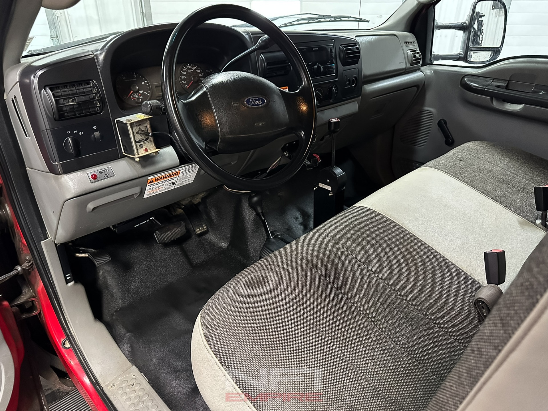 2005 Ford F450 Super Duty Regular Cab & Chassis 27