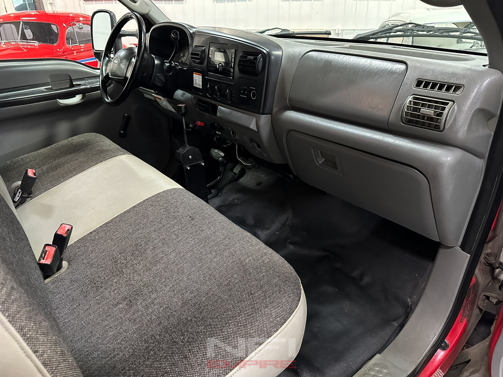 2005 Ford F450 Super Duty Regular Cab & Chassis 36