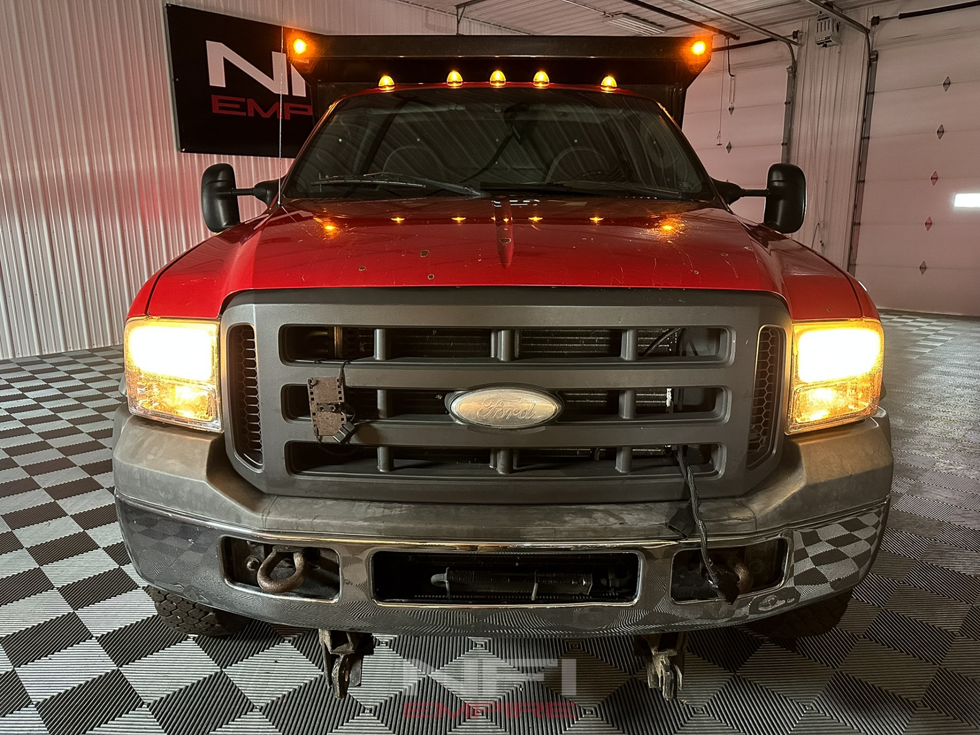 2005 Ford F450 Super Duty Regular Cab & Chassis 46