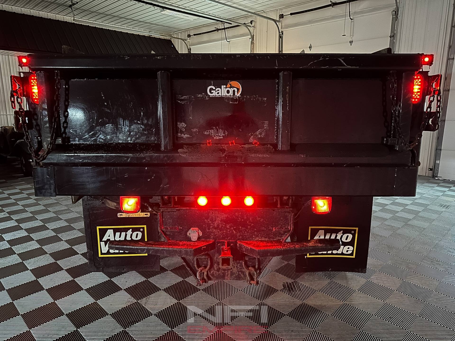 2005 Ford F450 Super Duty Regular Cab & Chassis 48
