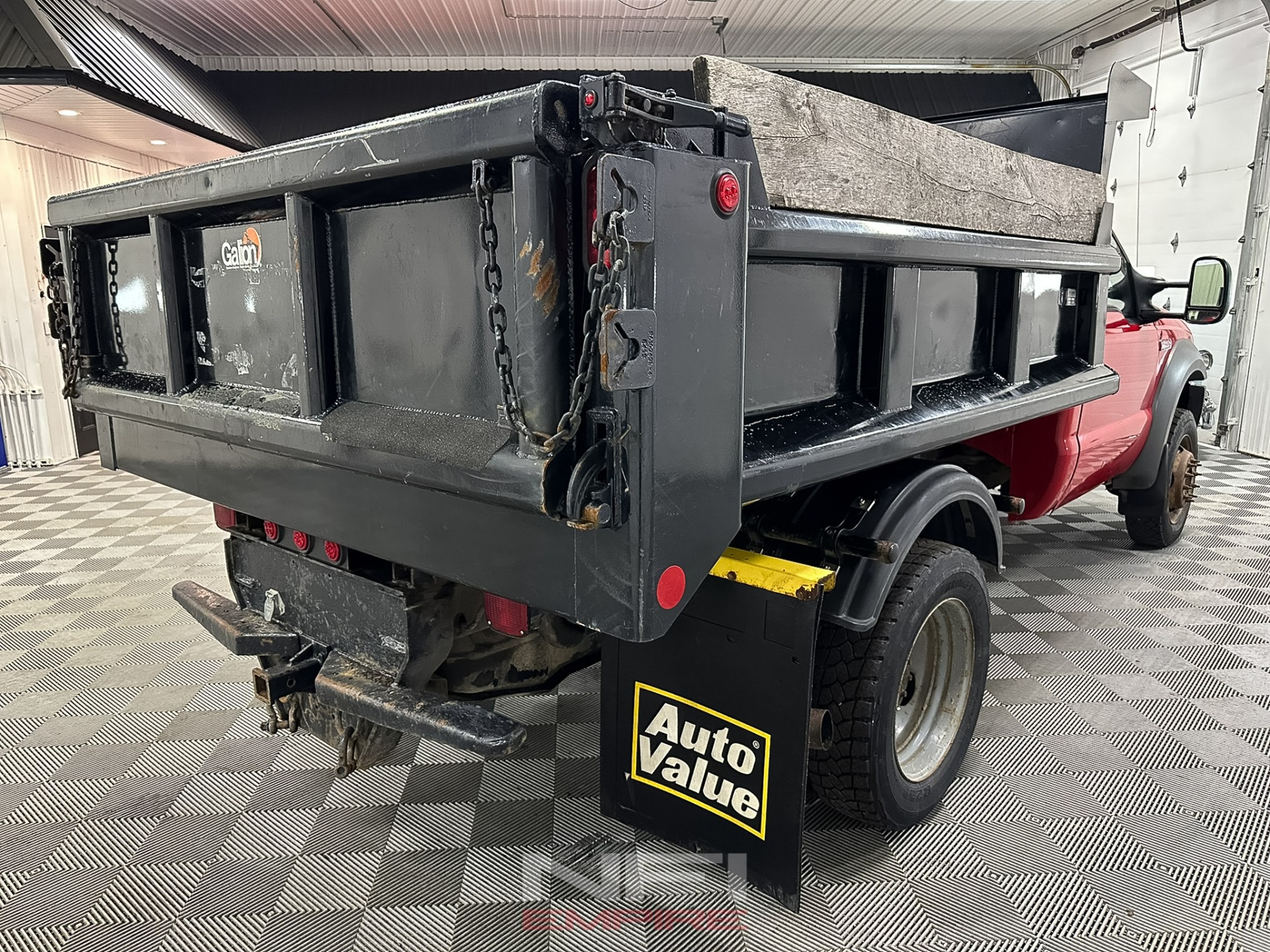 2005 Ford F450 Super Duty Regular Cab & Chassis 9