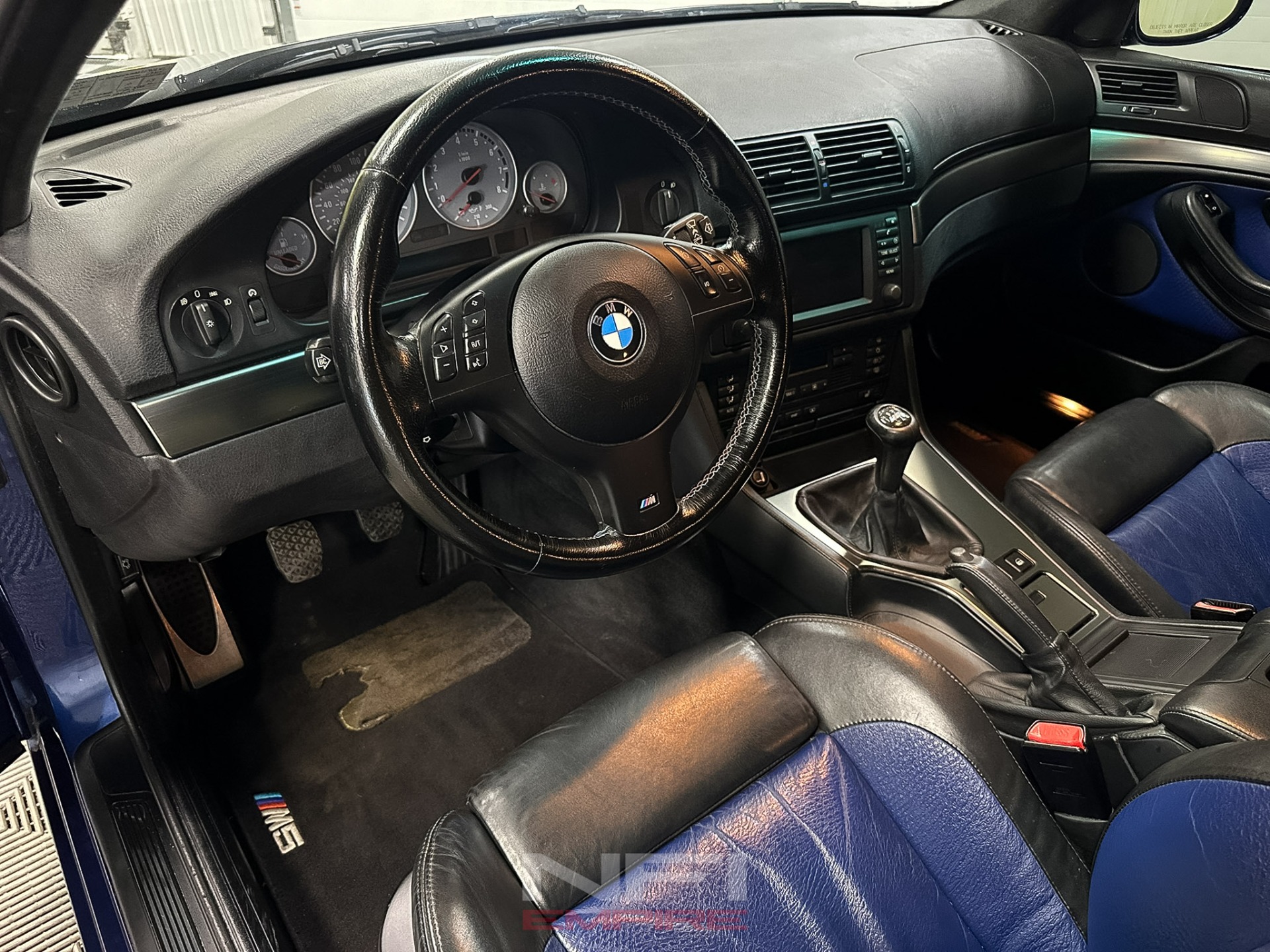 2002 BMW M5 23