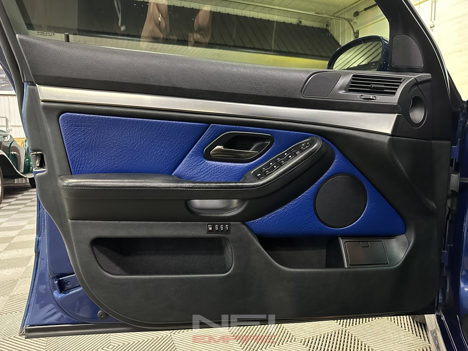 2002 BMW M5 35