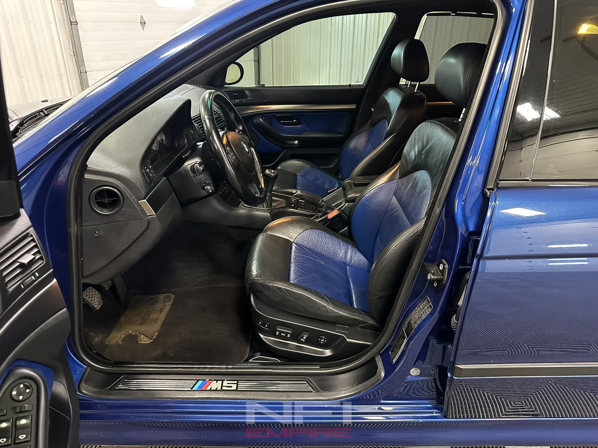 2002 BMW M5 38