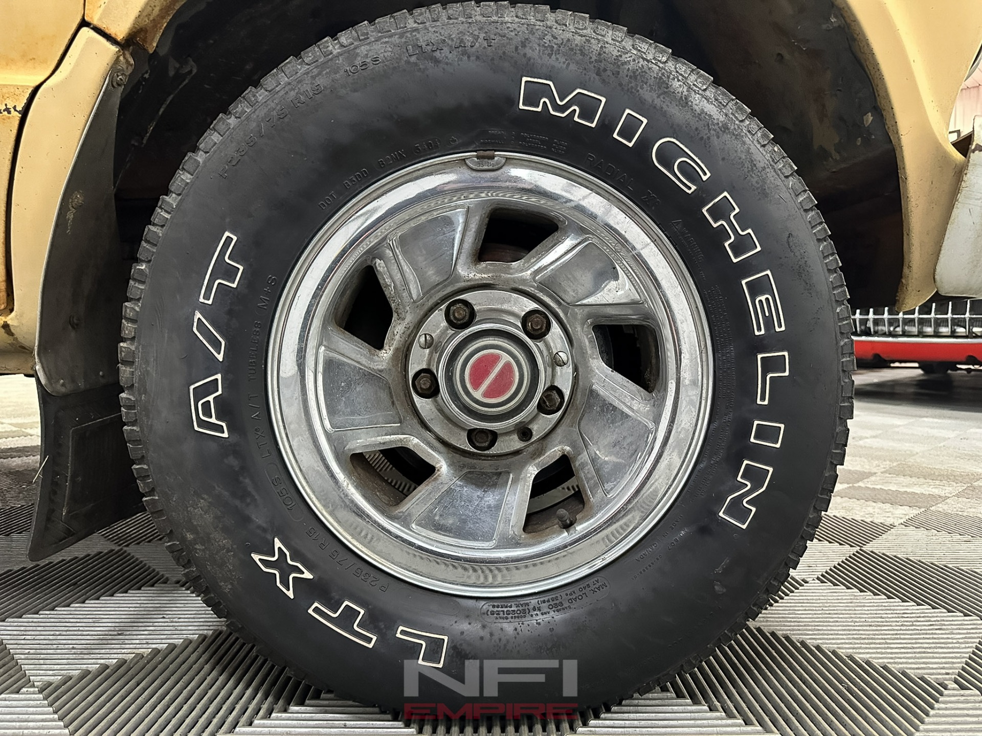 1977 Ford E150 Econoline 16