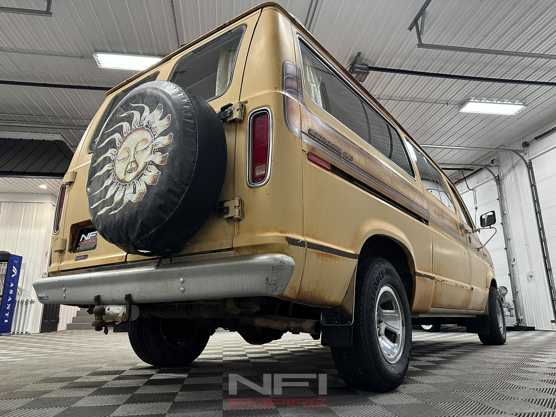 1977 Ford E150 Econoline 19