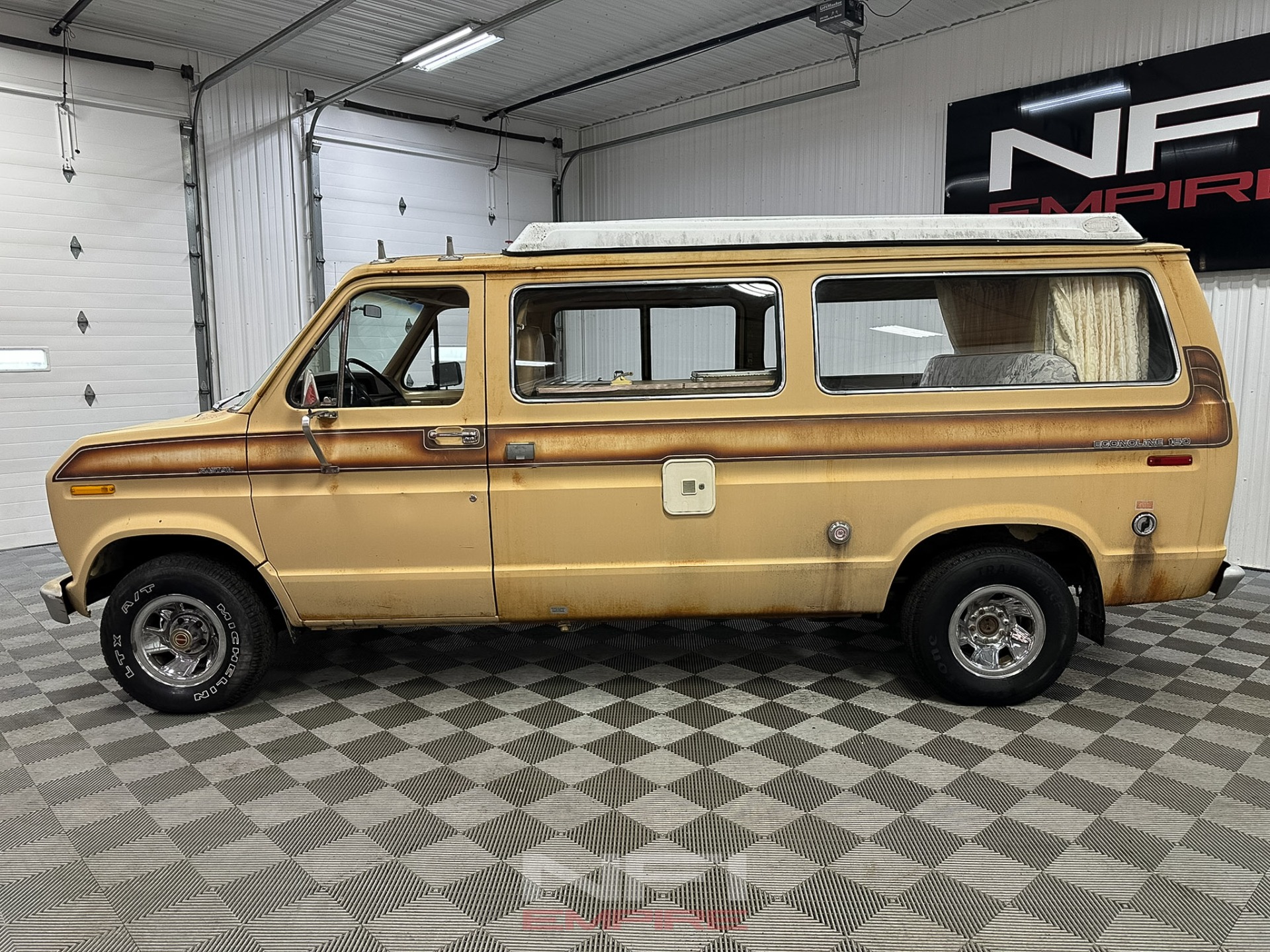 1977 Ford E150 Econoline 2